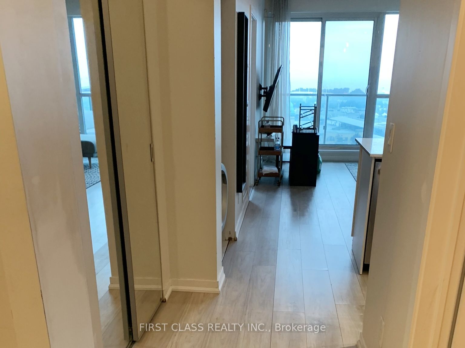 150 East Liberty Street 1407, Toronto, ON M6K 3R5 photo 5