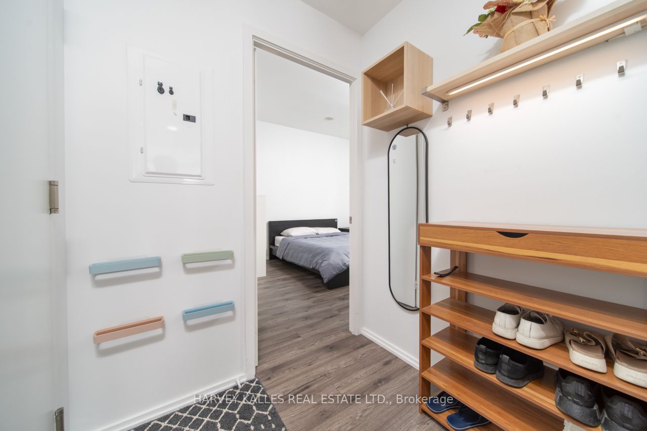 75 St Nicholas Street 1202, Toronto, ON M4Y 0A5 photo 4