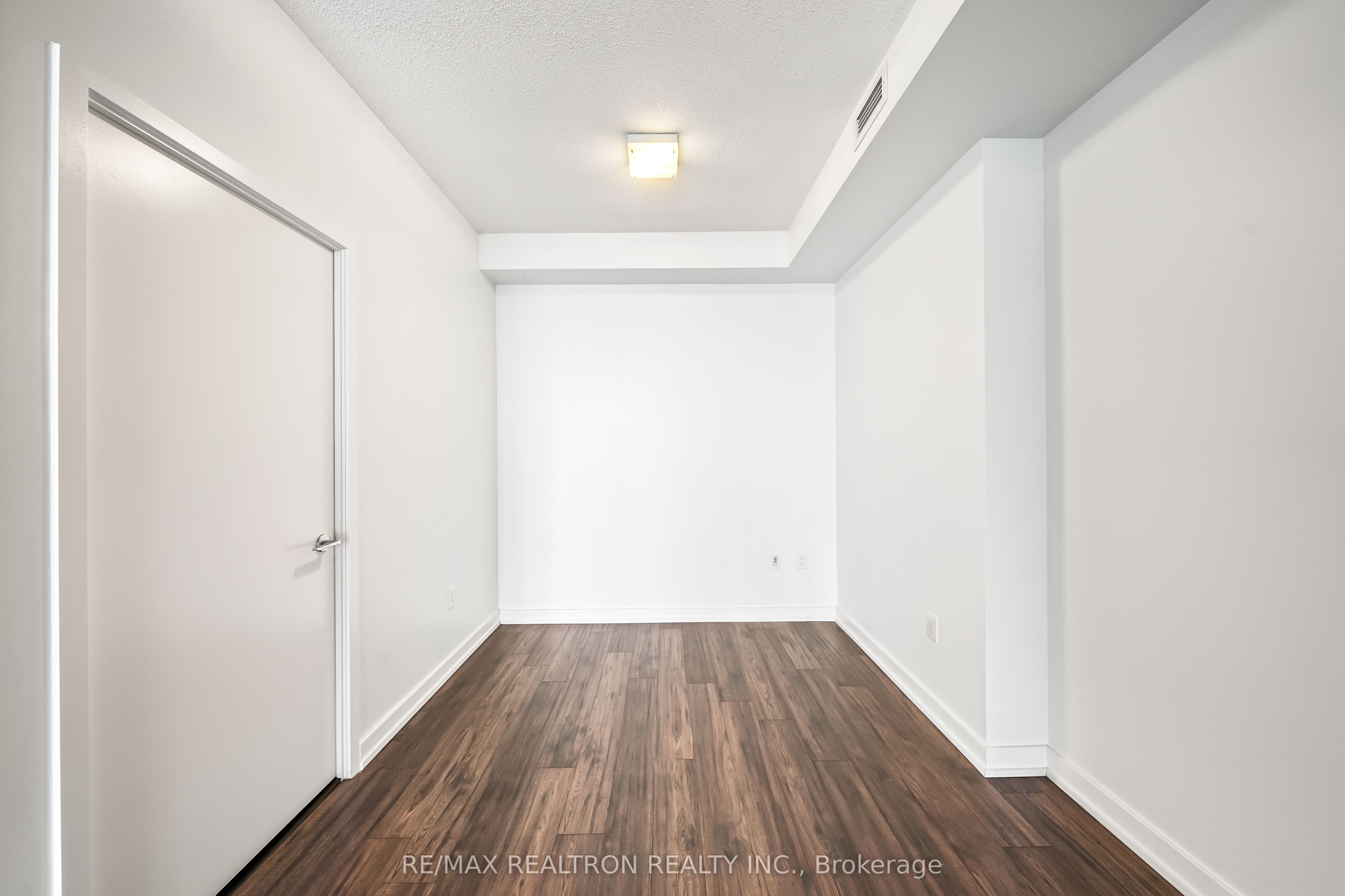 15 Iceboat Terrace 3207, Toronto, ON M5V 4A5 photo 3