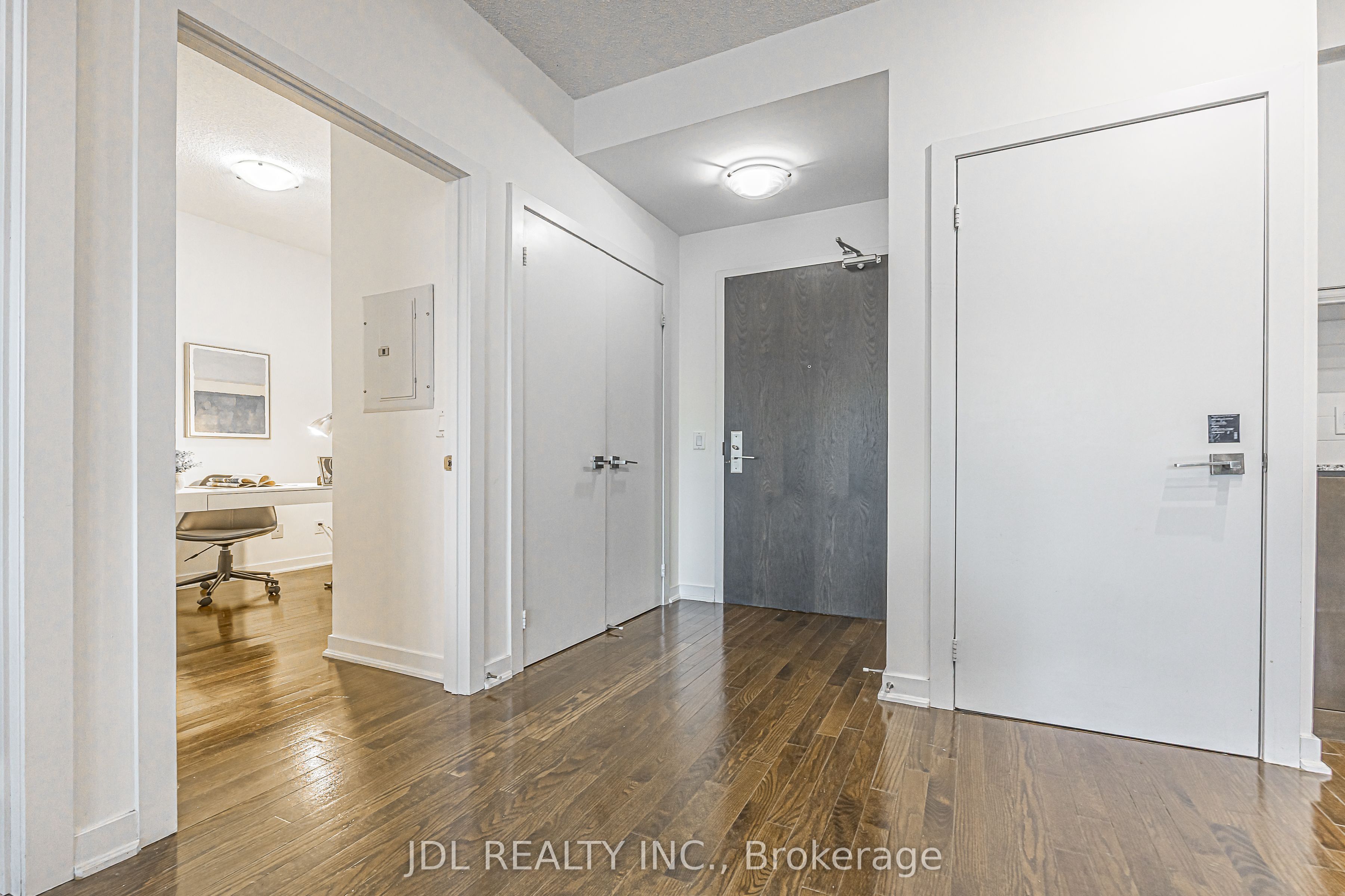 770 Bay Street 1105, Toronto, ON M5G 0A6 photo 4