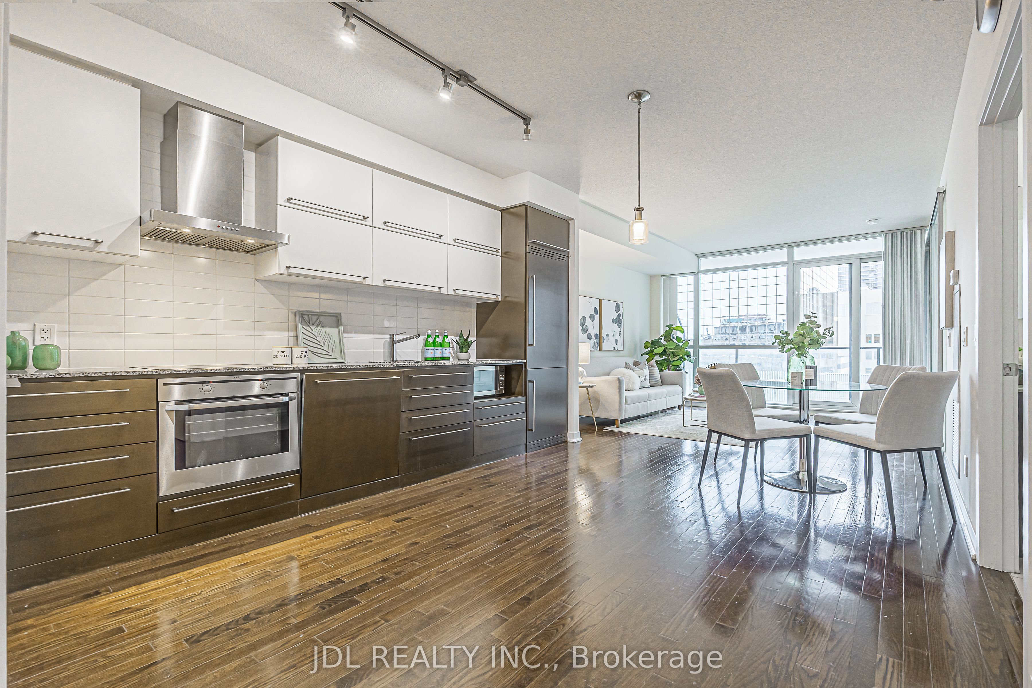 770 Bay Street 1105, Toronto, ON M5G 0A6 photo 5