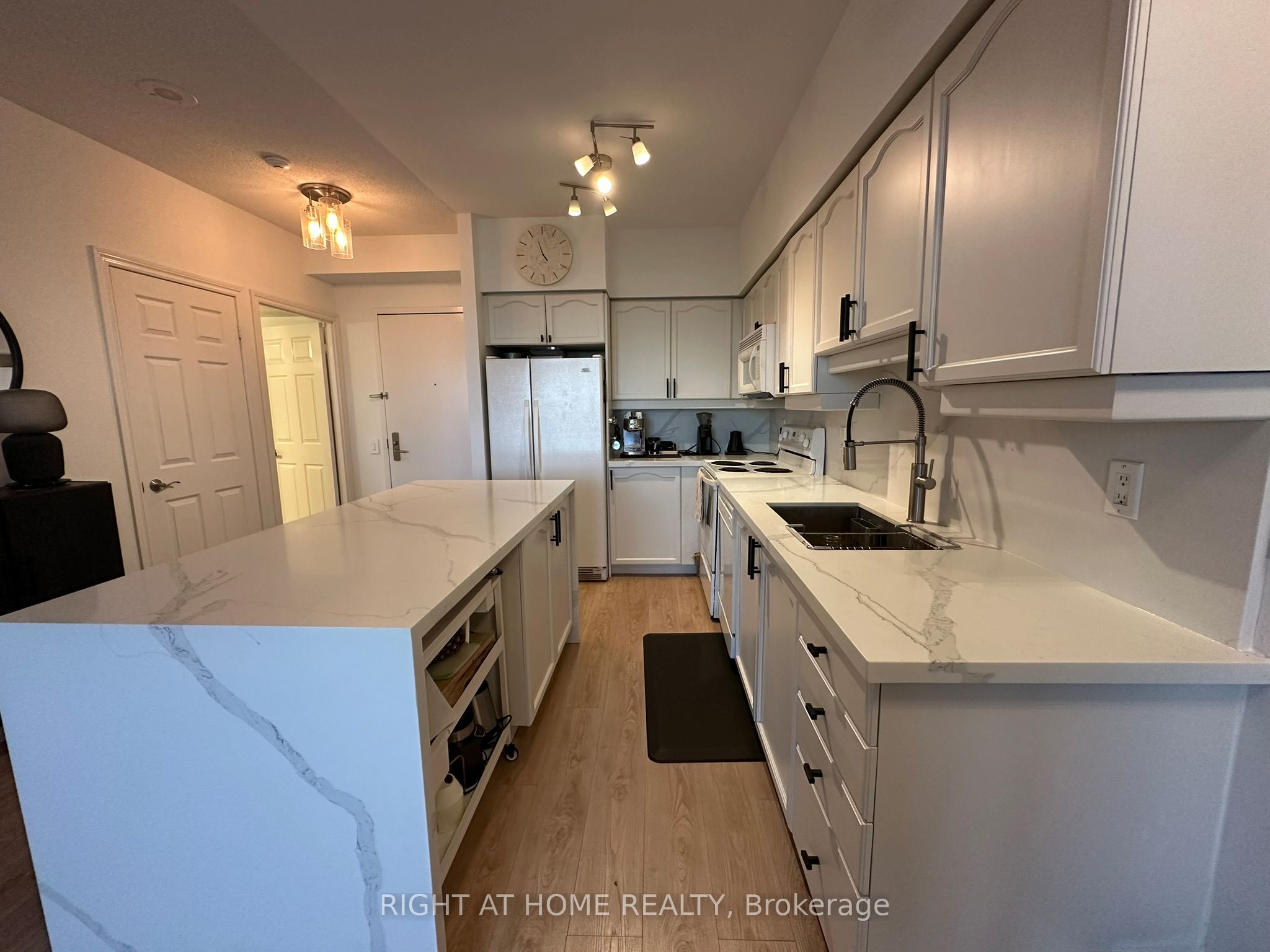 80 Harrison Garden Boulevard 1419, Toronto, ON M2N 7E3 photo 5