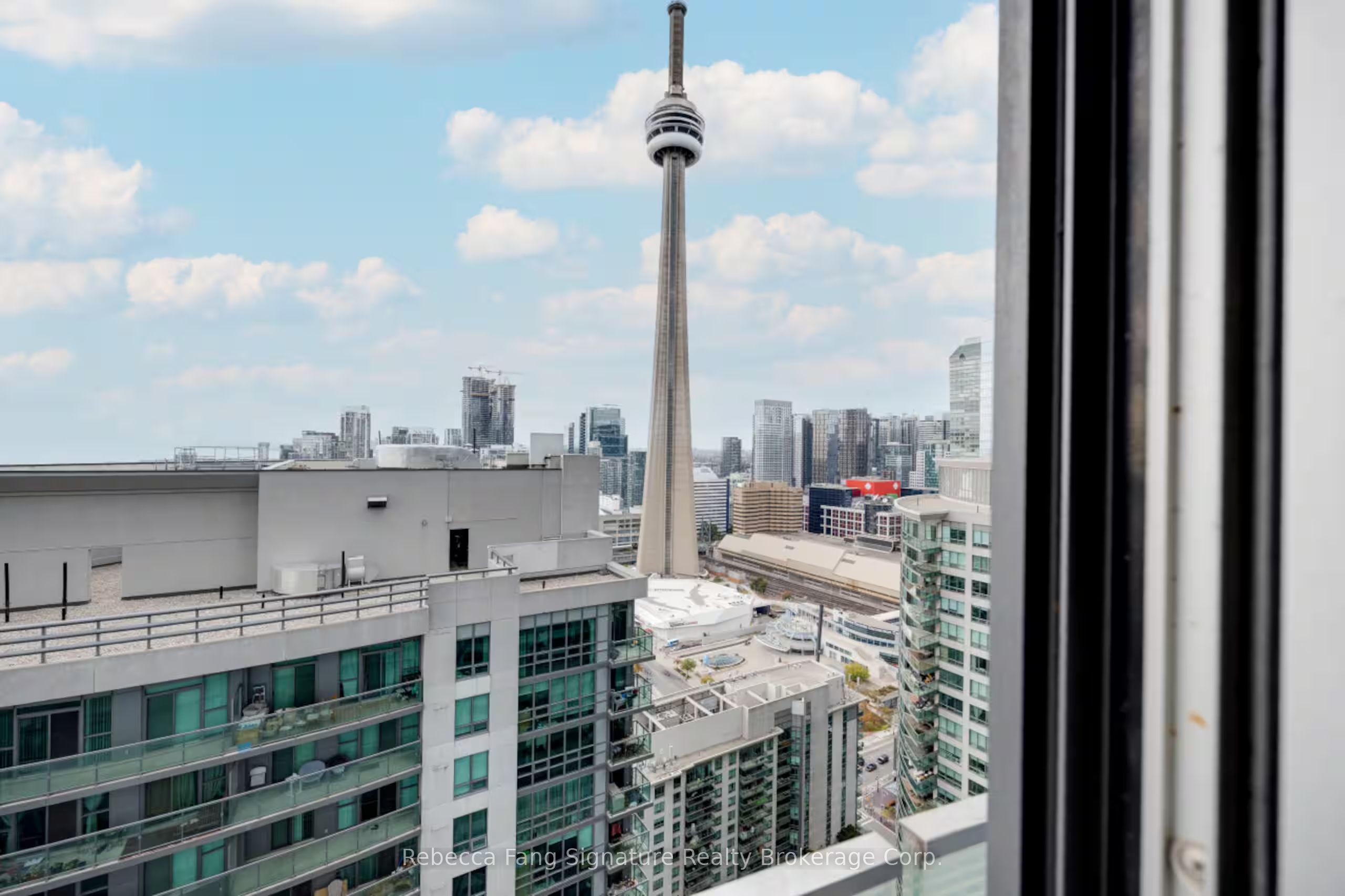 12 York Street 3206, Toronto, ON M5J 0A9 photo 3