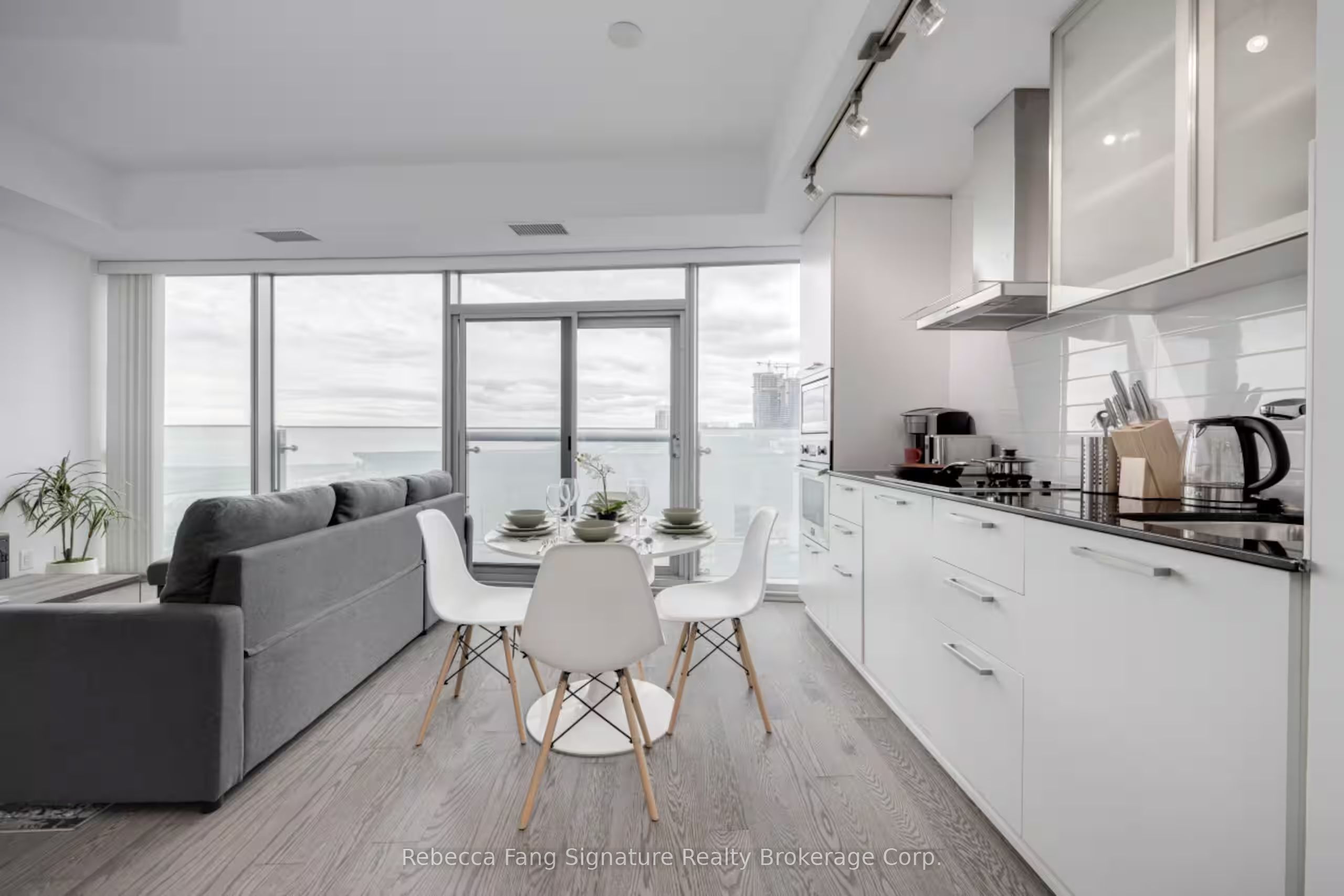 12 York Street 3206, Toronto, ON M5J 0A9 photo 5