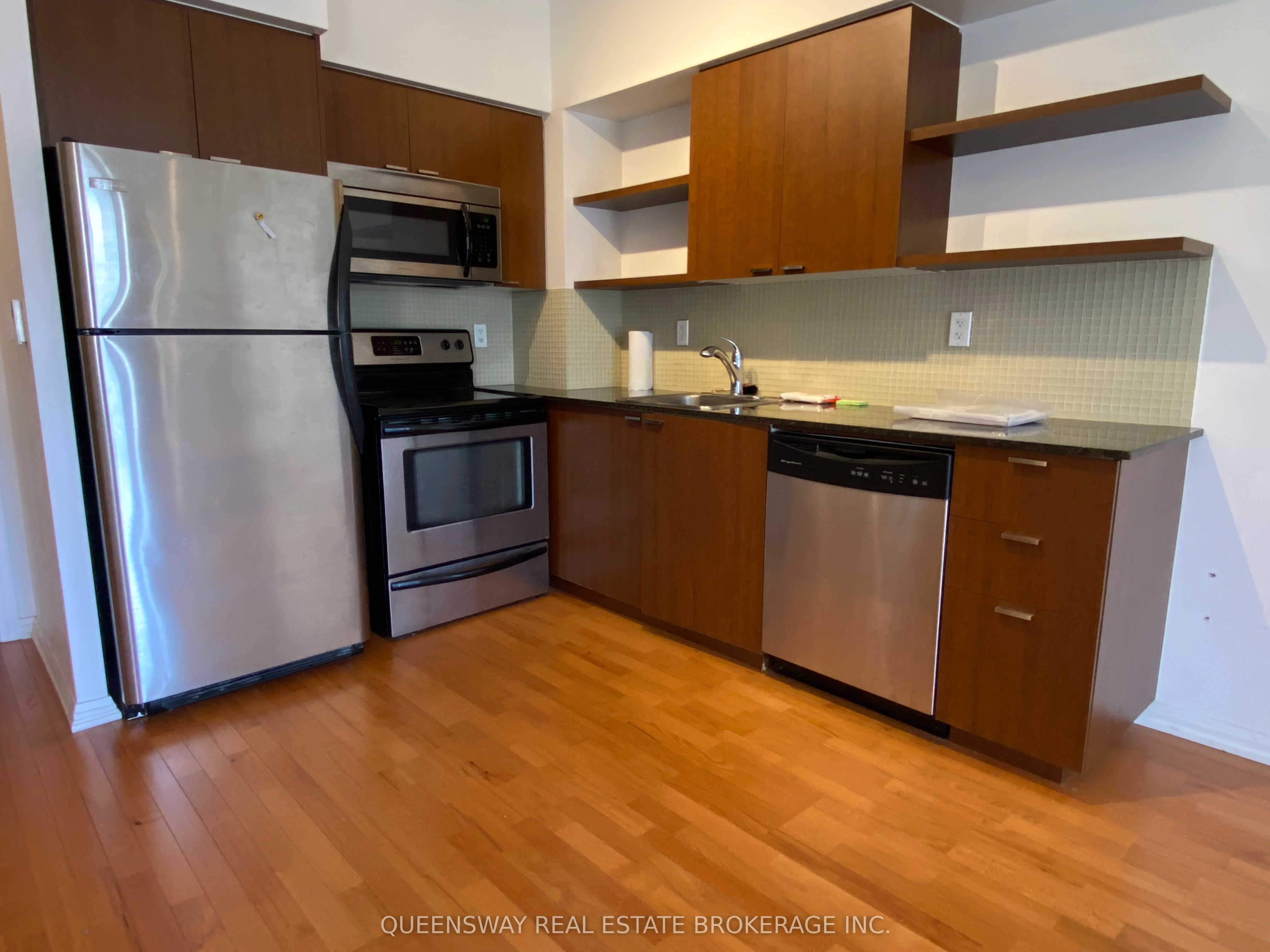 35 Hayden Street 1118, Toronto, ON M4Y 3C3 photo 3