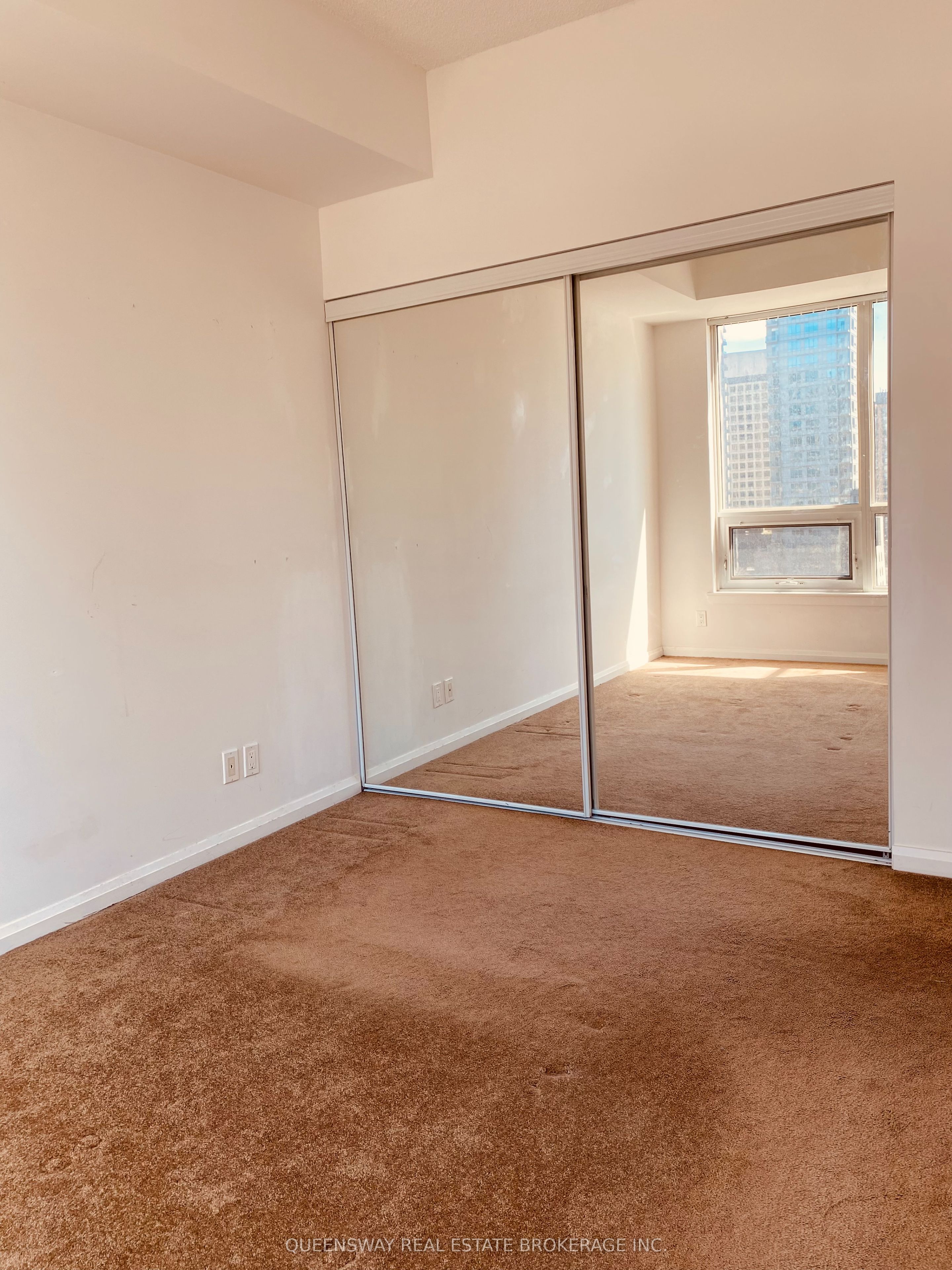 35 Hayden Street 1118, Toronto, ON M4Y 3C3 photo 5