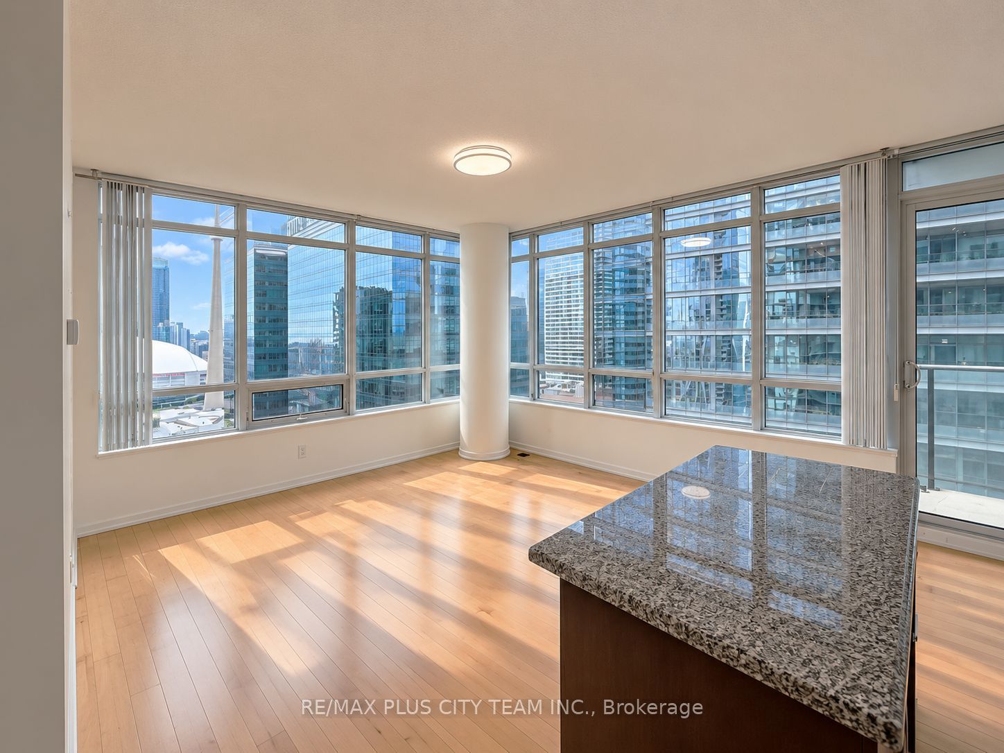 65 Bremner Boulevard 2605, Toronto, ON M5J 0A7