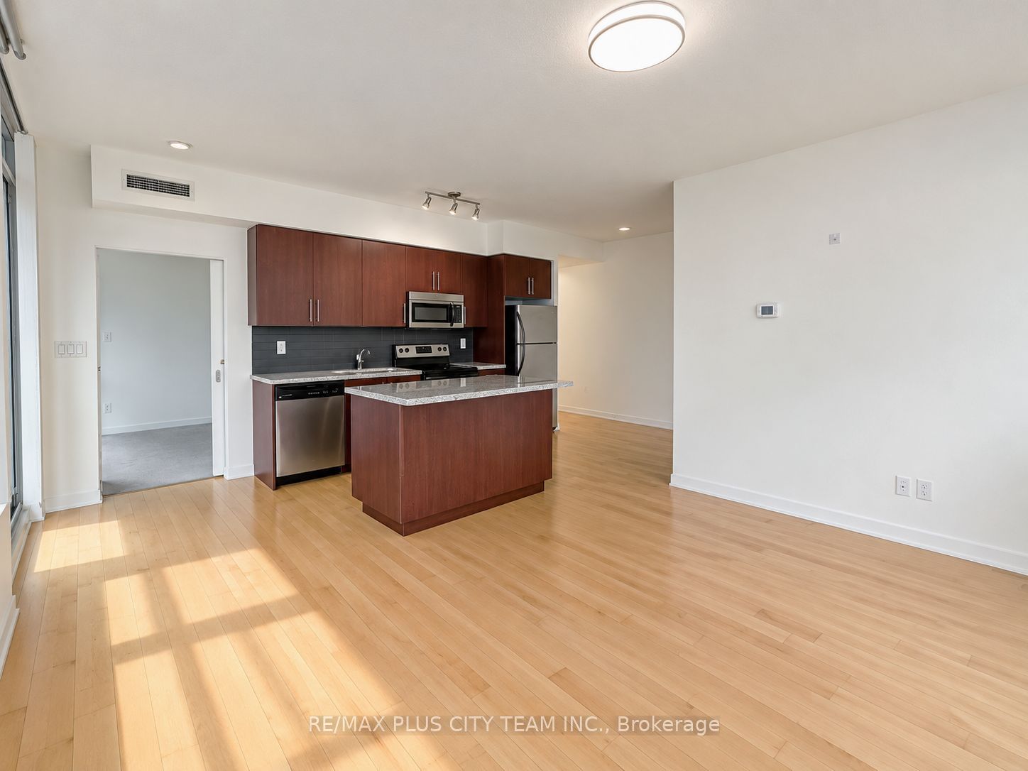 65 Bremner Boulevard 2605, Toronto, ON M5J 0A7 photo 3