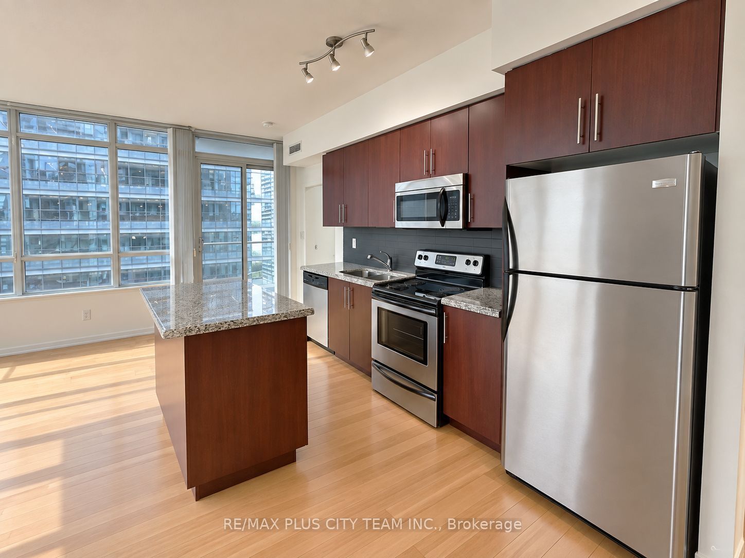 65 Bremner Boulevard 2605, Toronto, ON M5J 0A7 photo 5