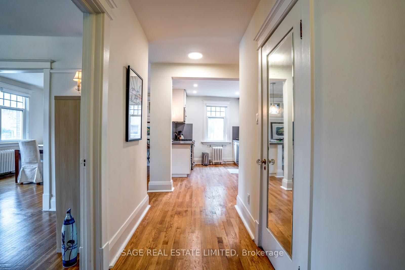 3 Lonsdale Road 8, Toronto, ON M4V 1W4 photo 3