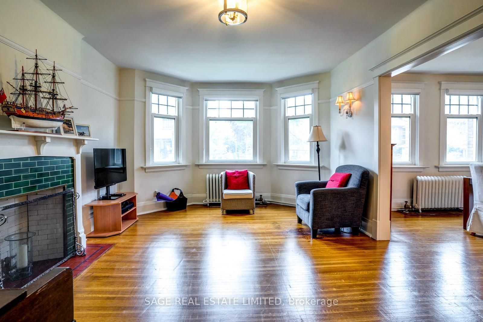 3 Lonsdale Road 8, Toronto, ON M4V 1W4 photo 4