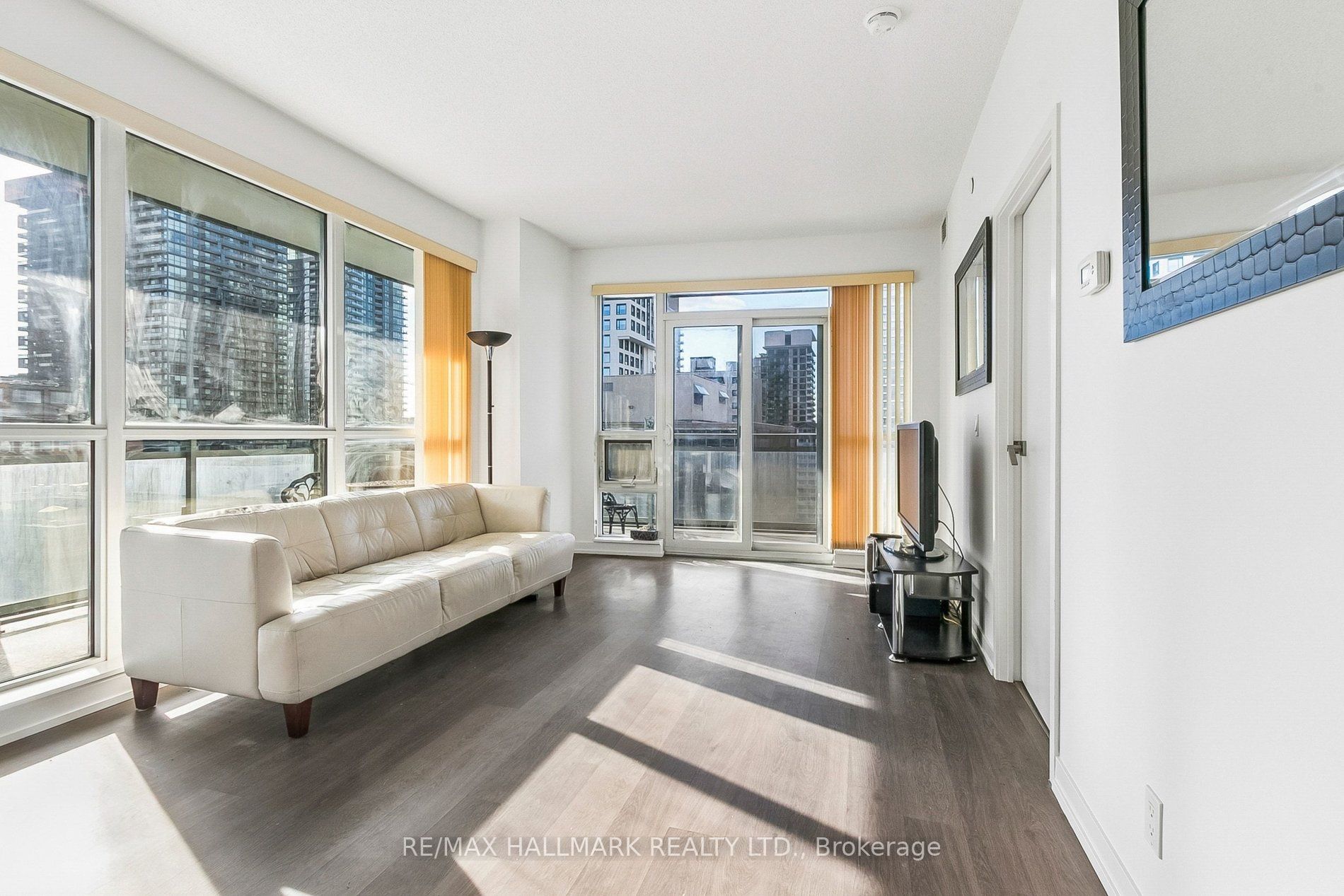 98 Lillian Street 1212, Toronto, ON M4S 0A5 photo 3