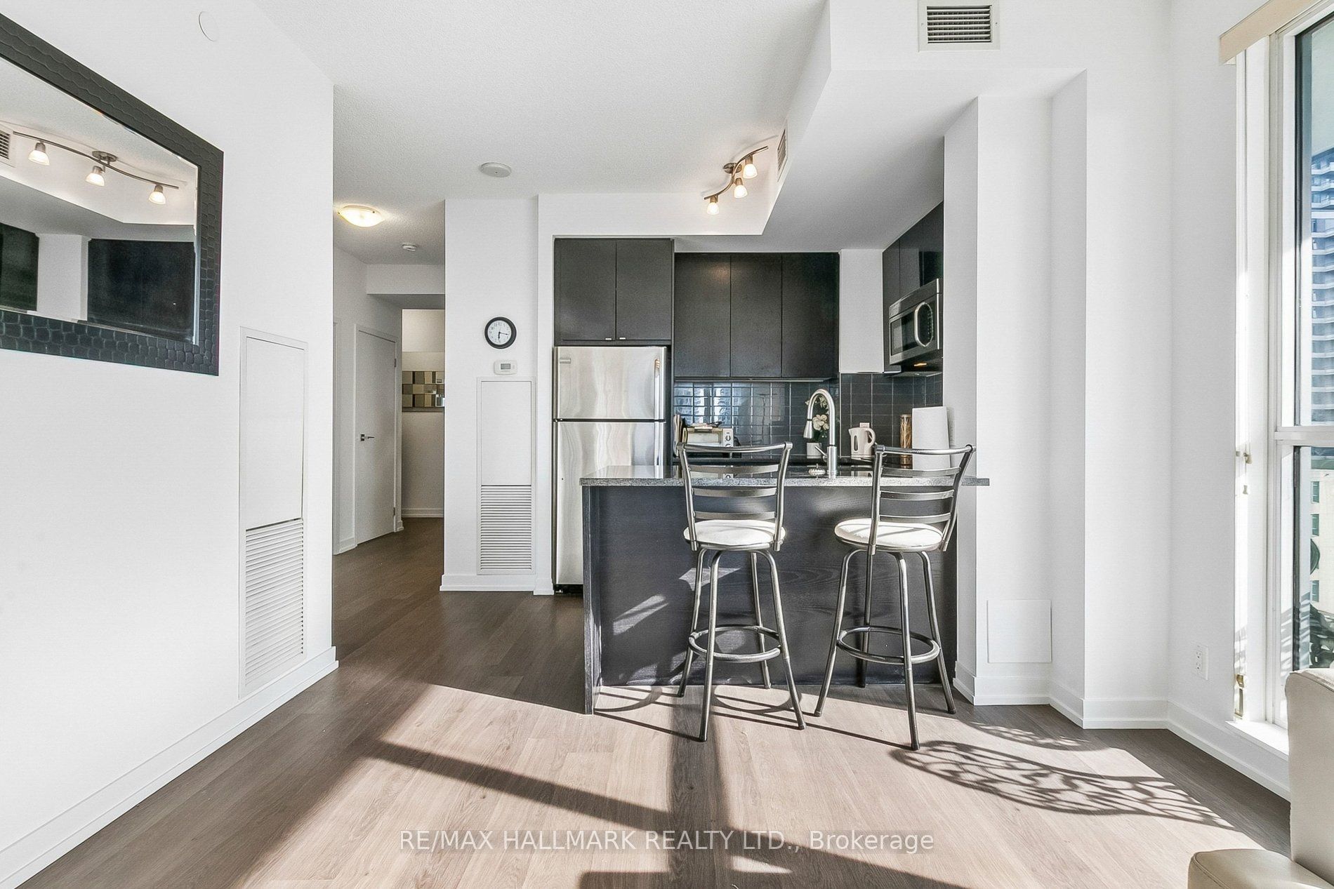 98 Lillian Street 1212, Toronto, ON M4S 0A5 photo 4