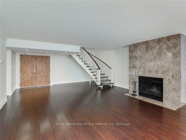 71 Charles Street E Ph1605, Toronto, ON M4Y 2T3 photo 2