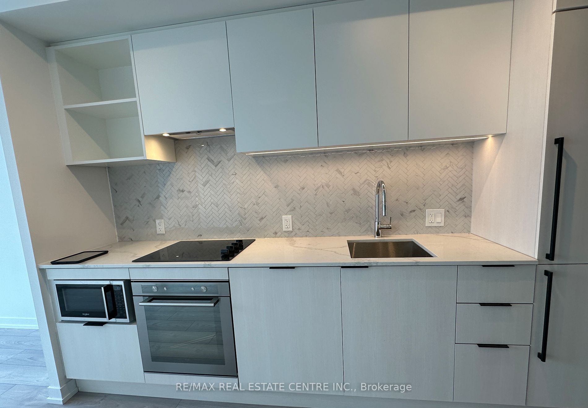 82 Dalhousie Street 3802, Toronto, ON M5B 0C5 photo 4