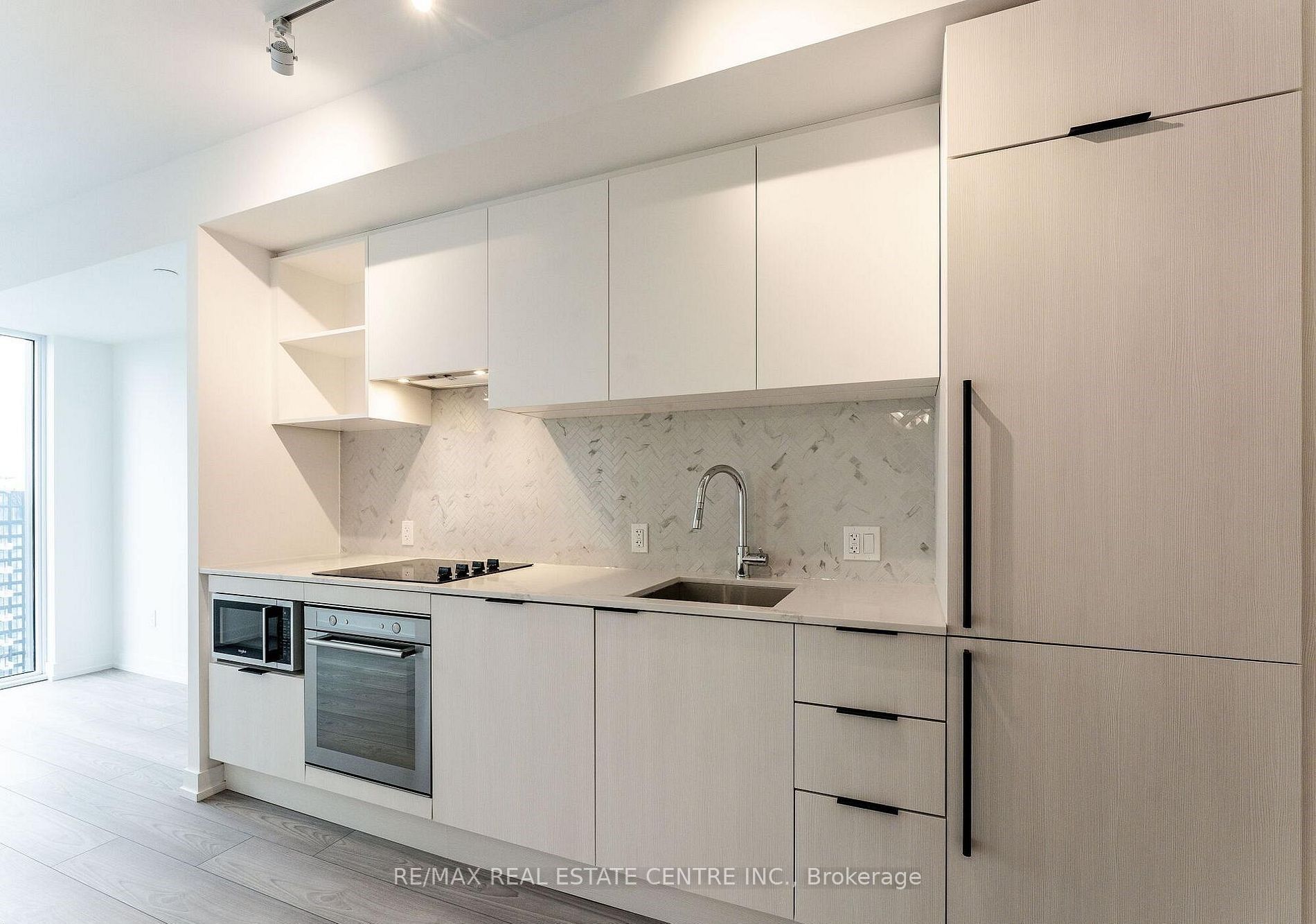 82 Dalhousie Street 3802, Toronto, ON M5B 0C5 photo 5