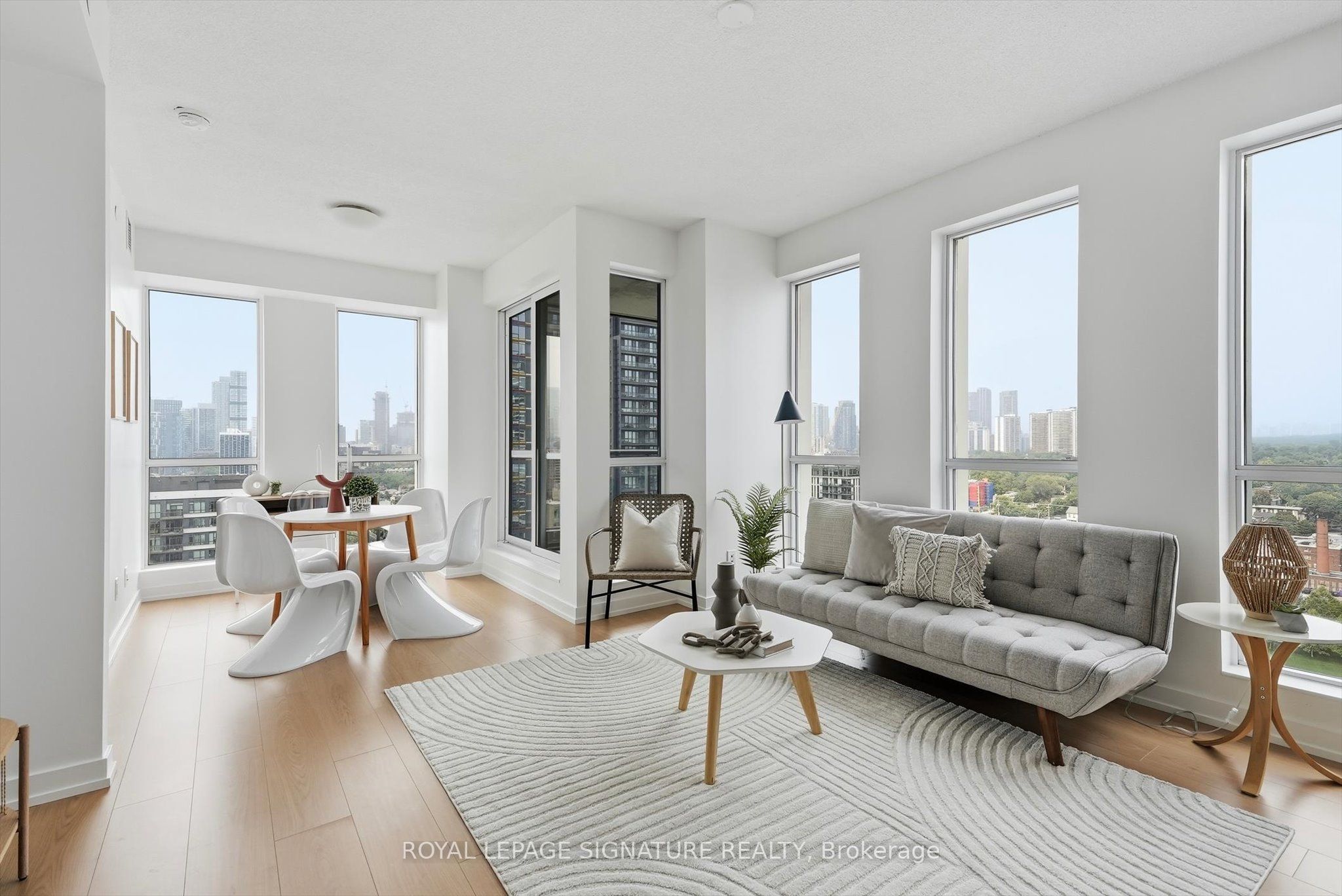 55 Regent Park Boulevard 1809, Toronto, ON M5A 3H6