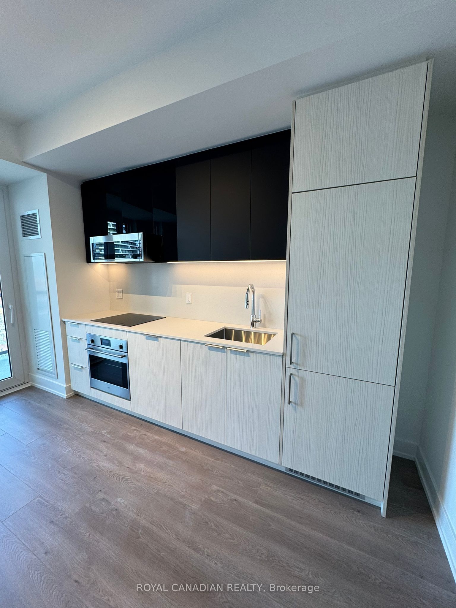 308 Jarvis Street 1806, Toronto, ON M5B 0E3 photo 5
