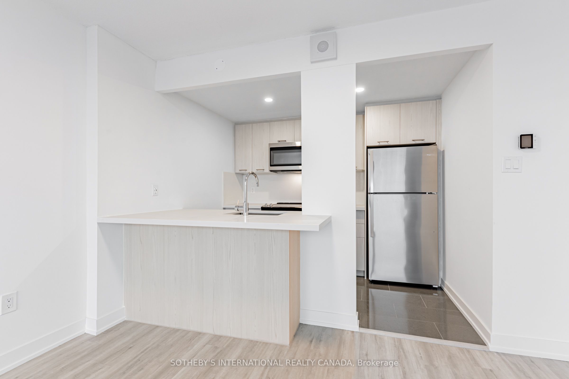 191 Sherbourne Street 1703, Toronto, ON M5A 3X1 photo 2