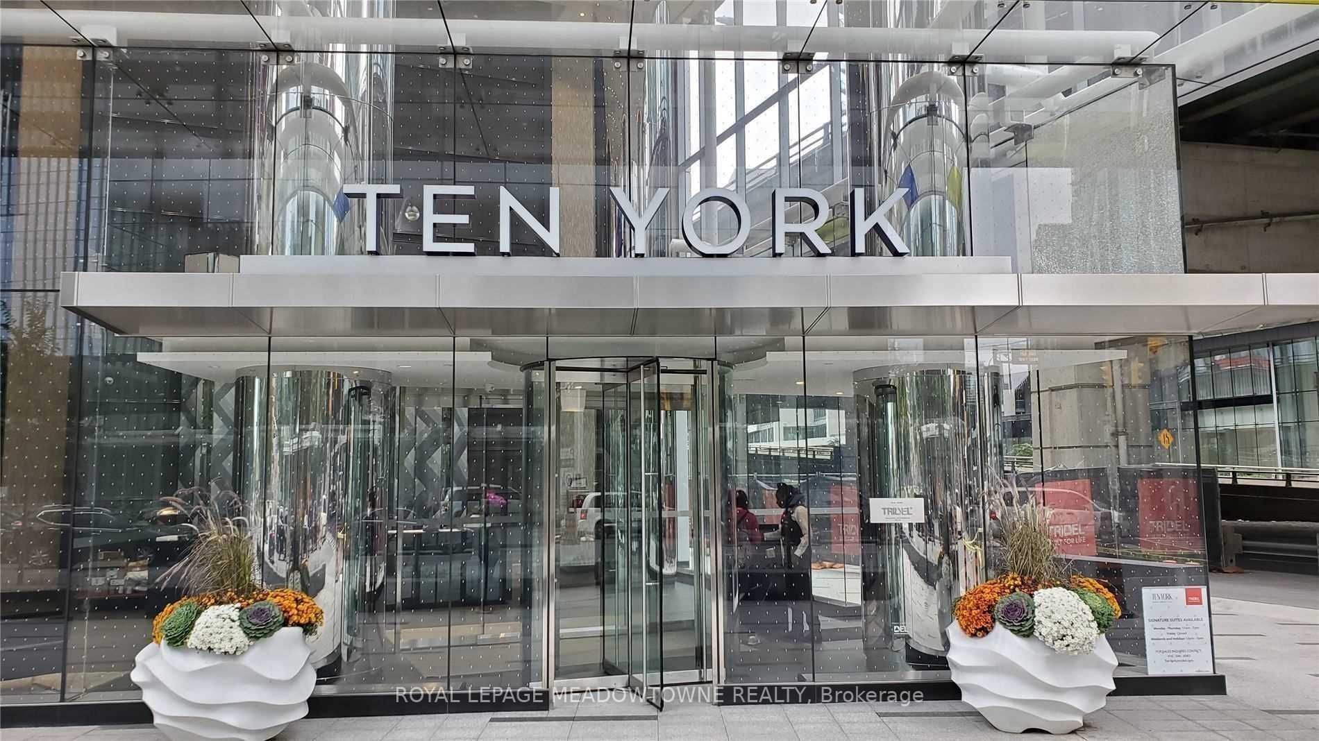 10 York Street 5404, Toronto, ON M5J 0E1 photo 2