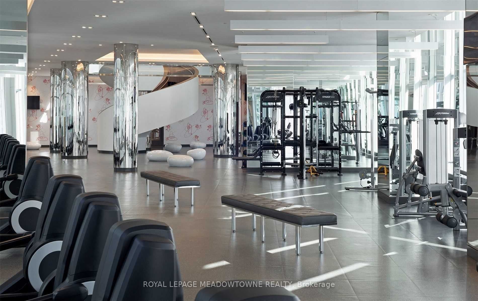 10 York Street 5404, Toronto, ON M5J 0E1 photo 3