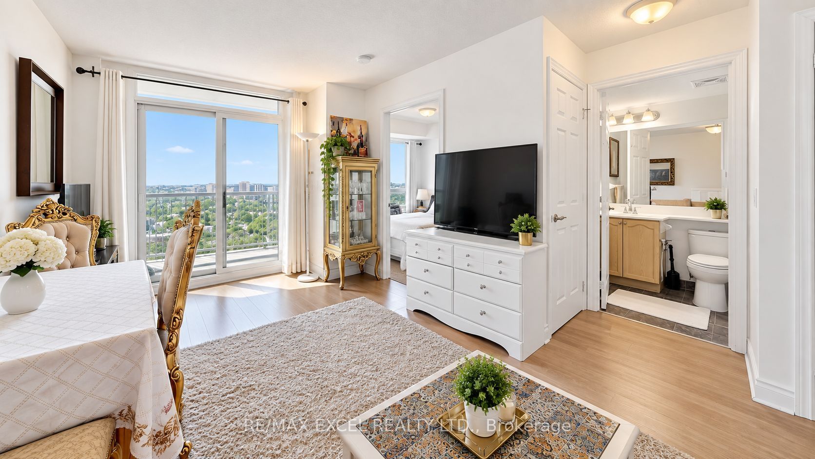 15 Greenview Avenue 2510, Toronto, ON M2M 4M7 photo 2