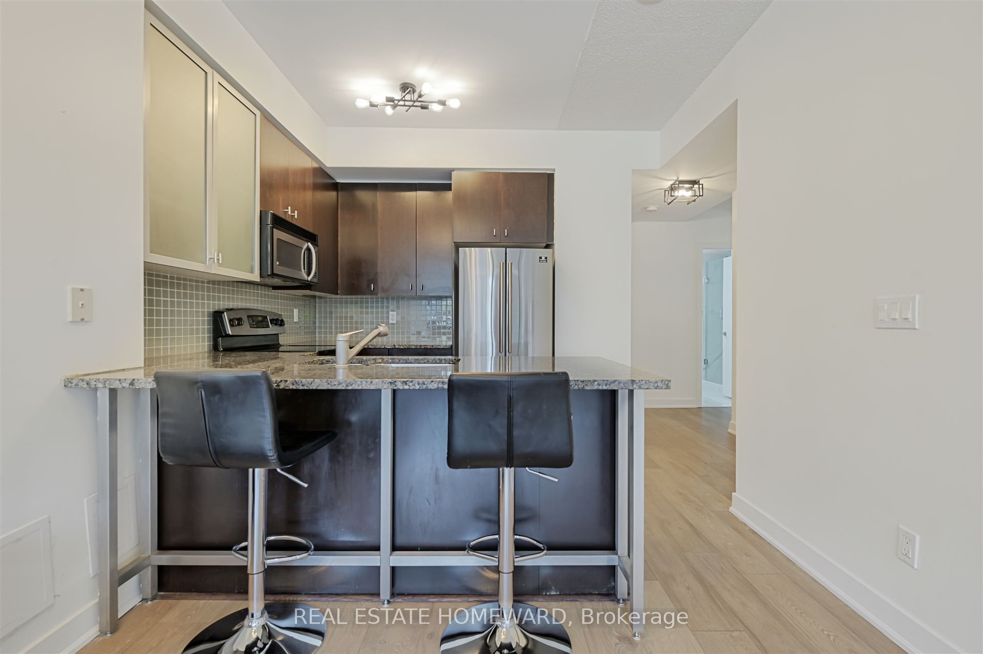 438 King Street W 201, Toronto, ON M5V 3T9 photo 4