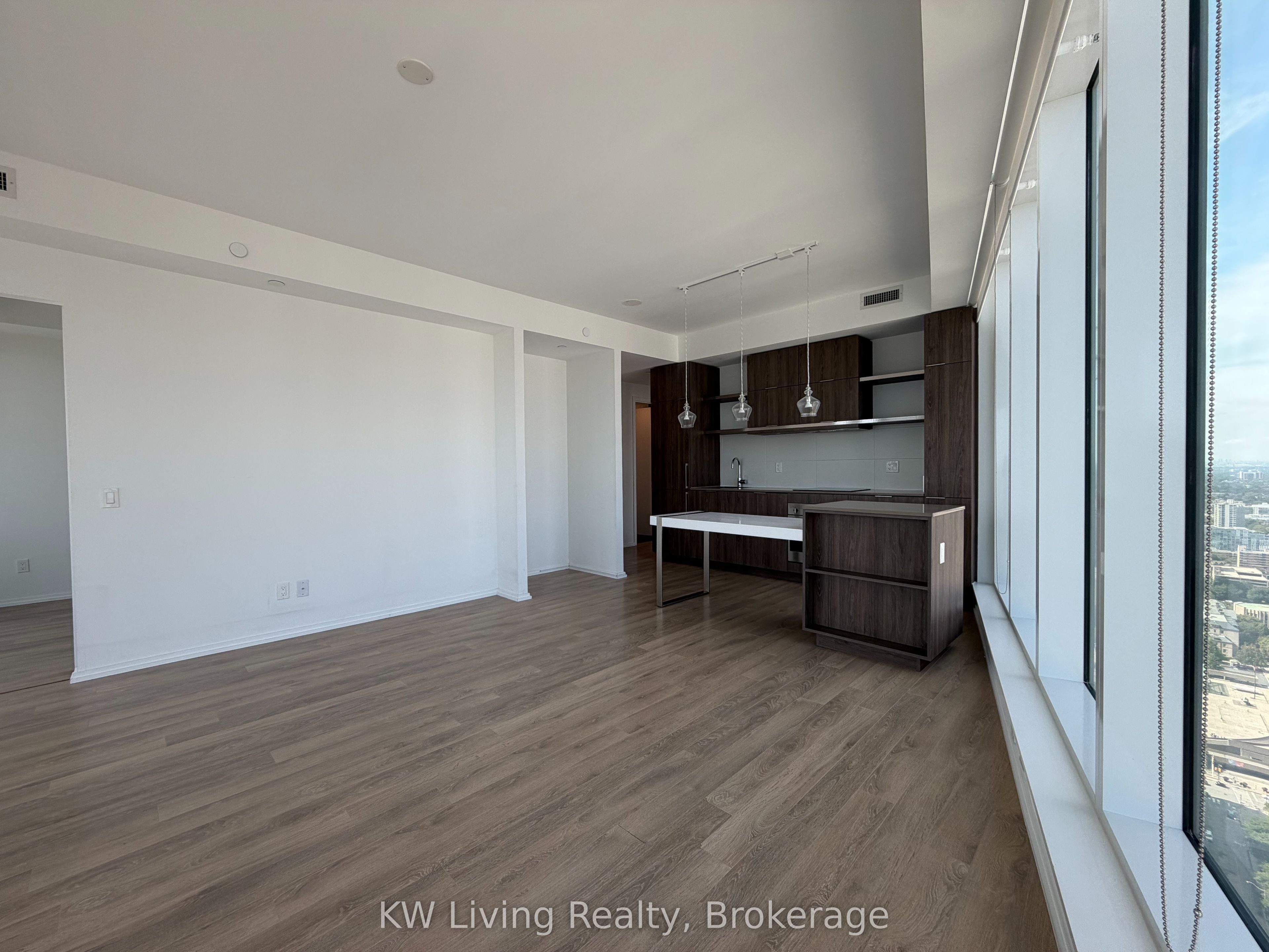 197 Yonge St Street 3902, Toronto, ON M5B 1M4 photo 2
