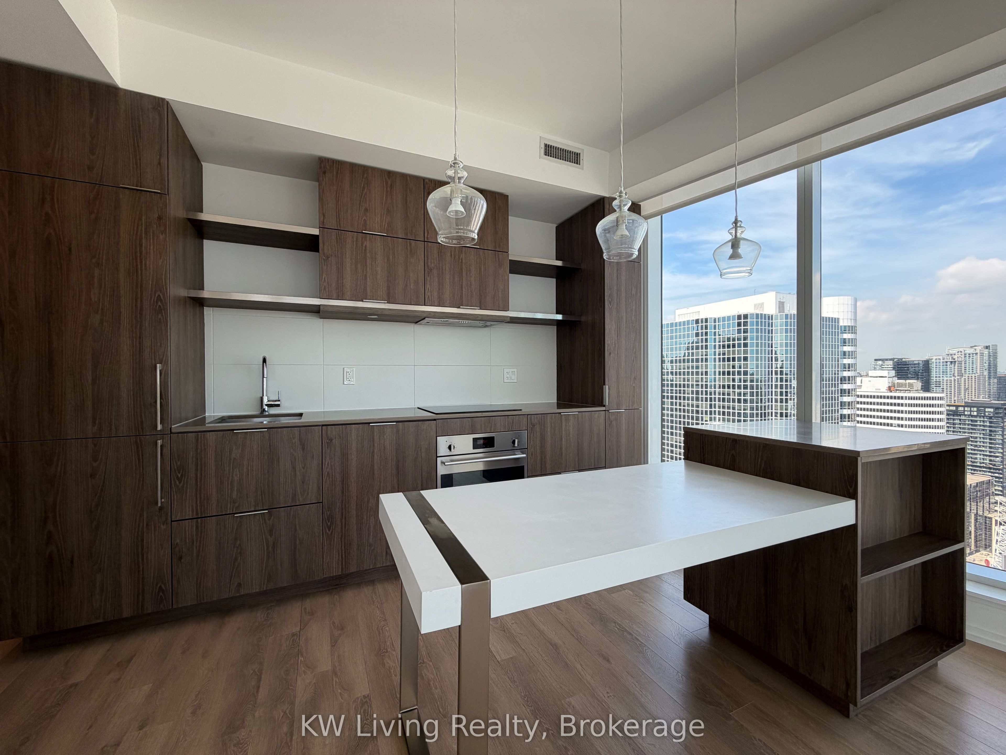 197 Yonge St Street 3902, Toronto, ON M5B 1M4 photo 3
