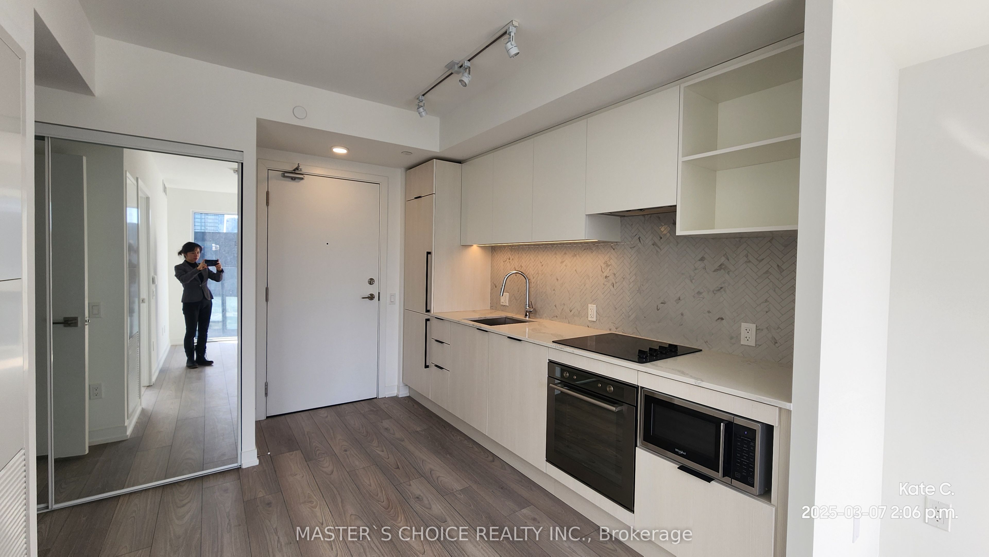 82 Dalhousie Street 3106, Toronto, ON M5B 1Y7 photo 2