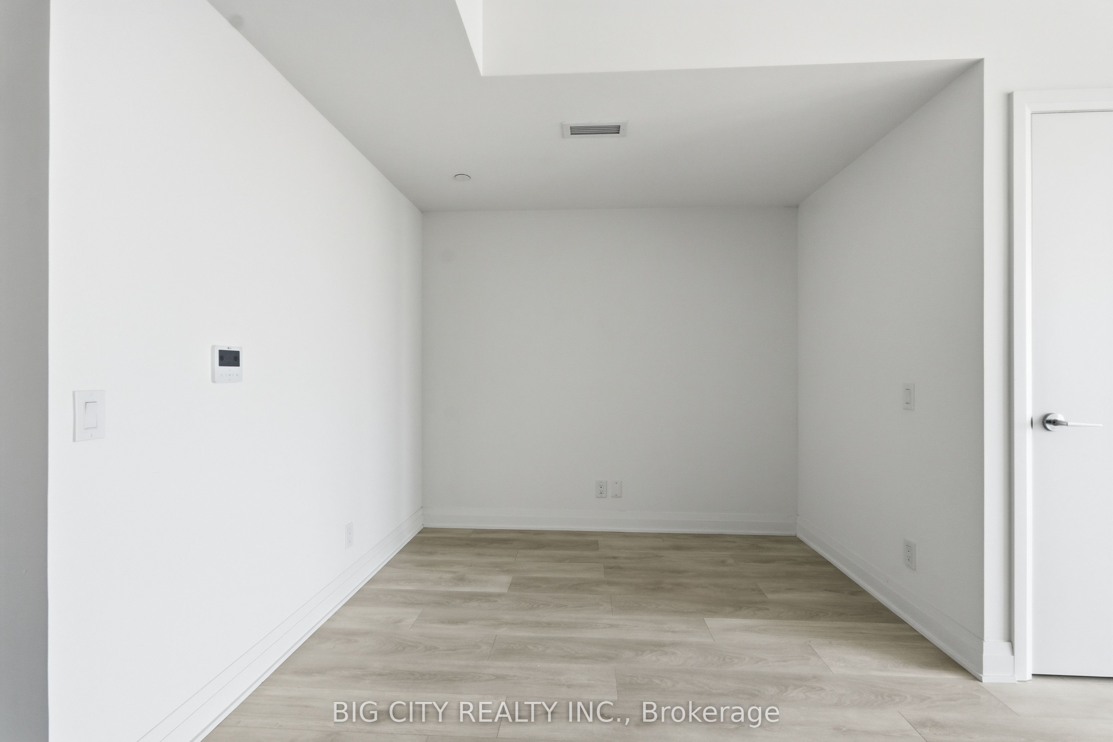 25 Frederick Todd Way 2208, Toronto, ON M4G 0C6 photo 4