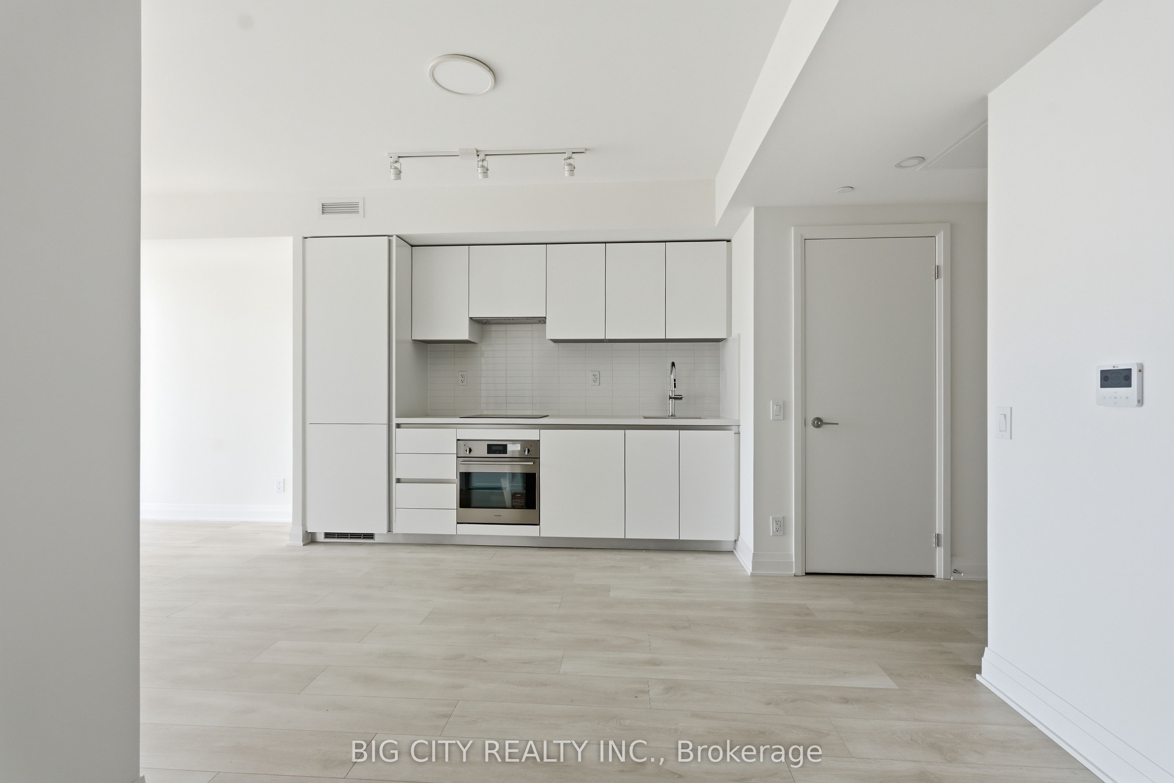25 Frederick Todd Way 2208, Toronto, ON M4G 0C6 photo 5