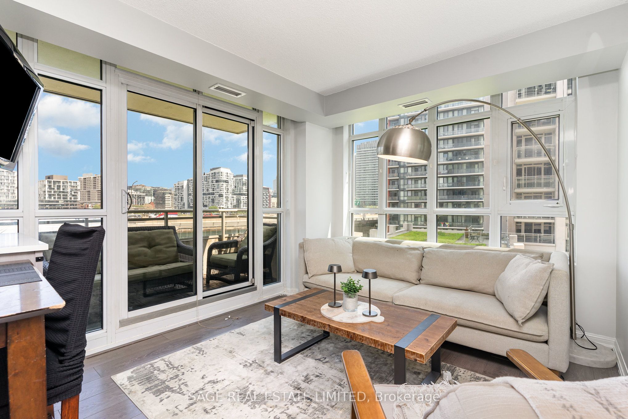 35 Bastion Street 1019, Toronto, ON M5V 0C2