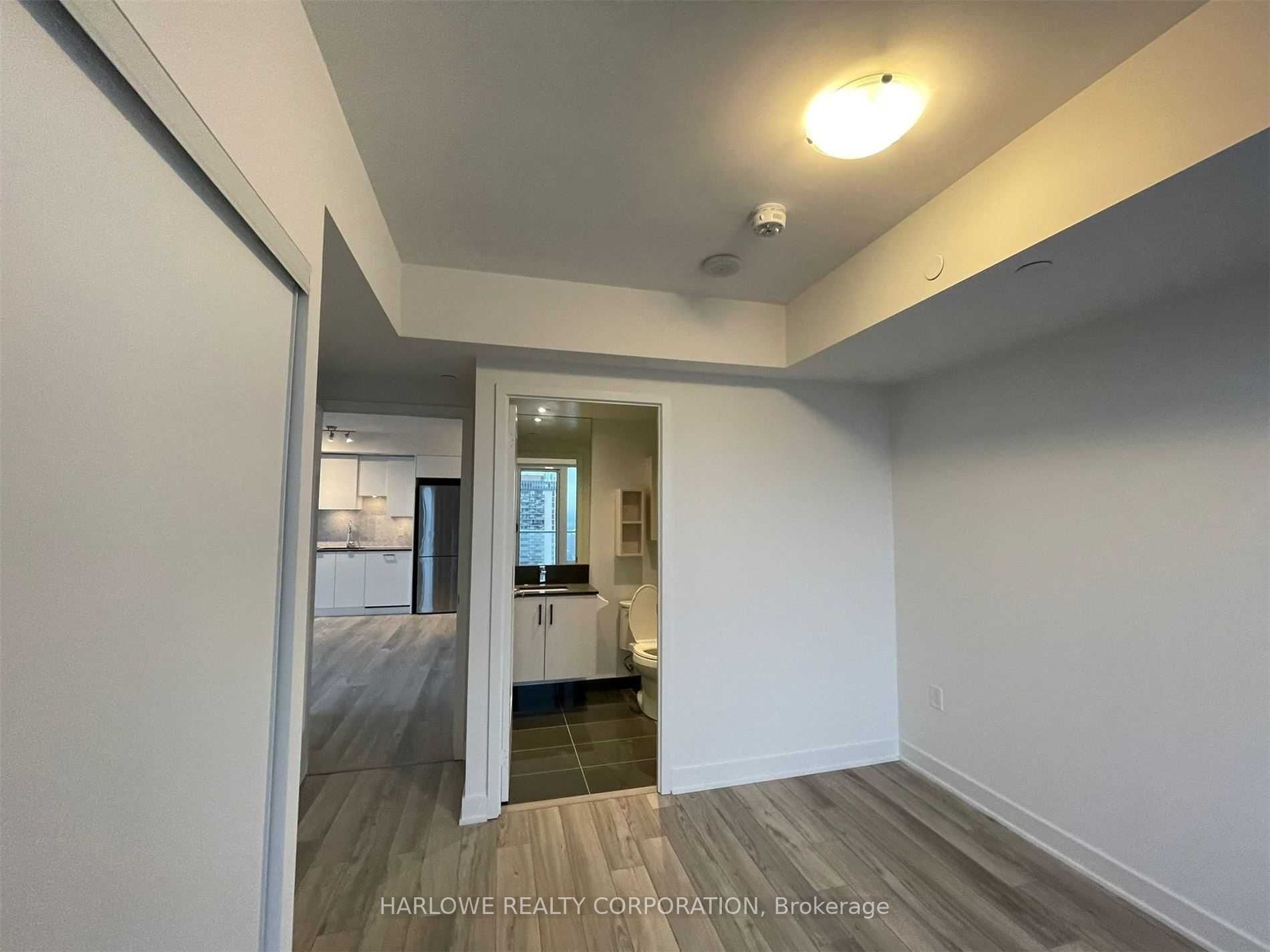 99 Broadway Avenue 2403 NT, Toronto, ON M4P 0E3 photo 5