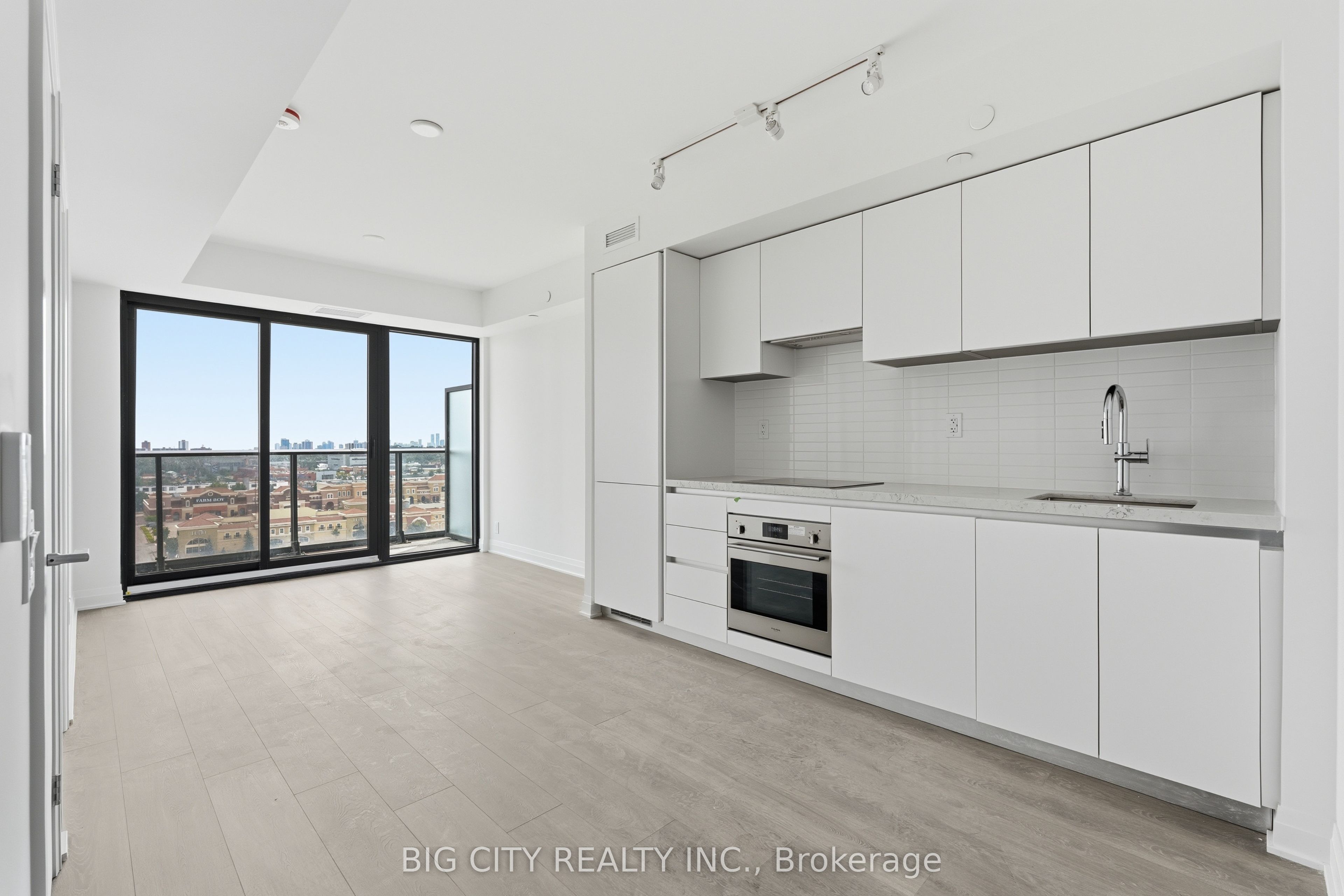 25 Frederick Todd Way 1211, Toronto, ON M4G 0E8