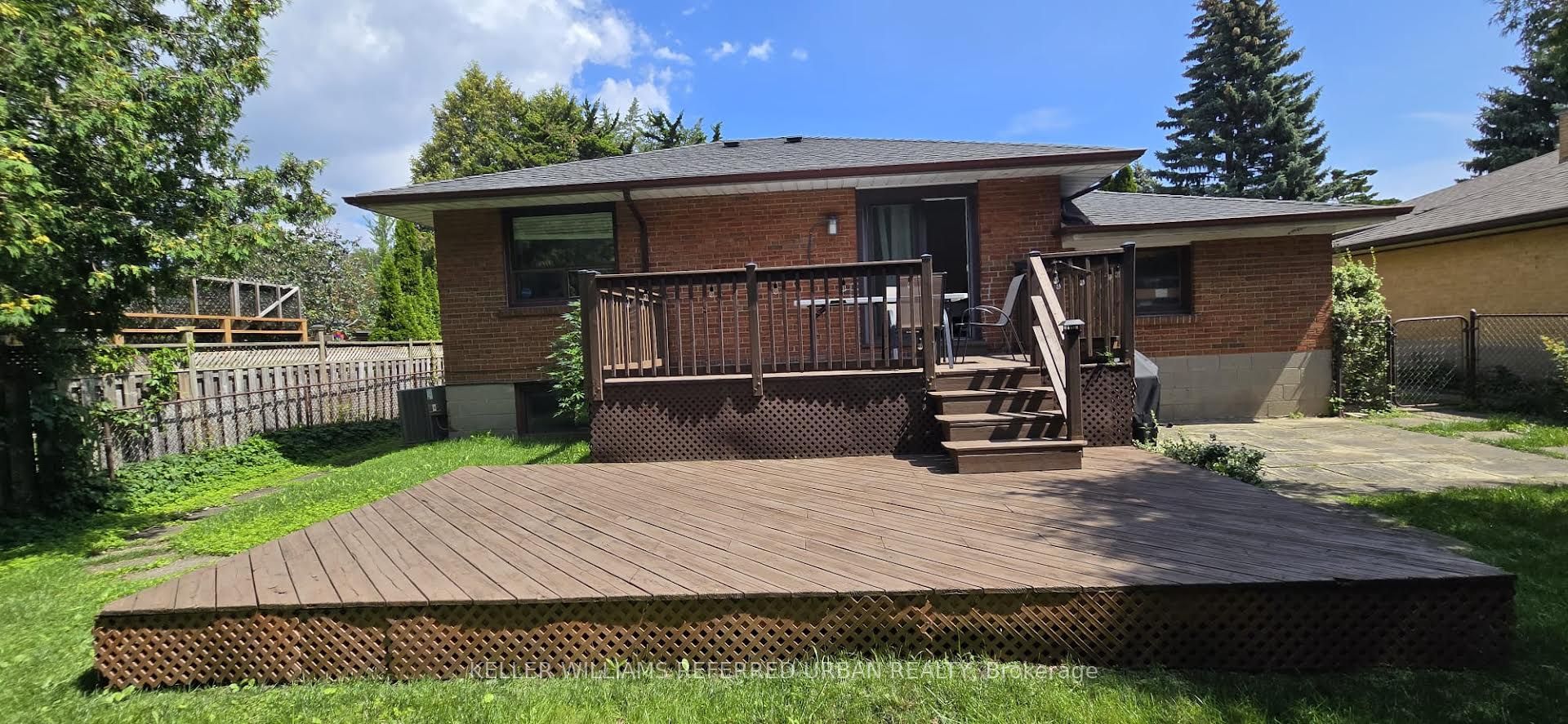 49 Halkin Crescent Main, Toronto, ON M4A 1M8 photo 3