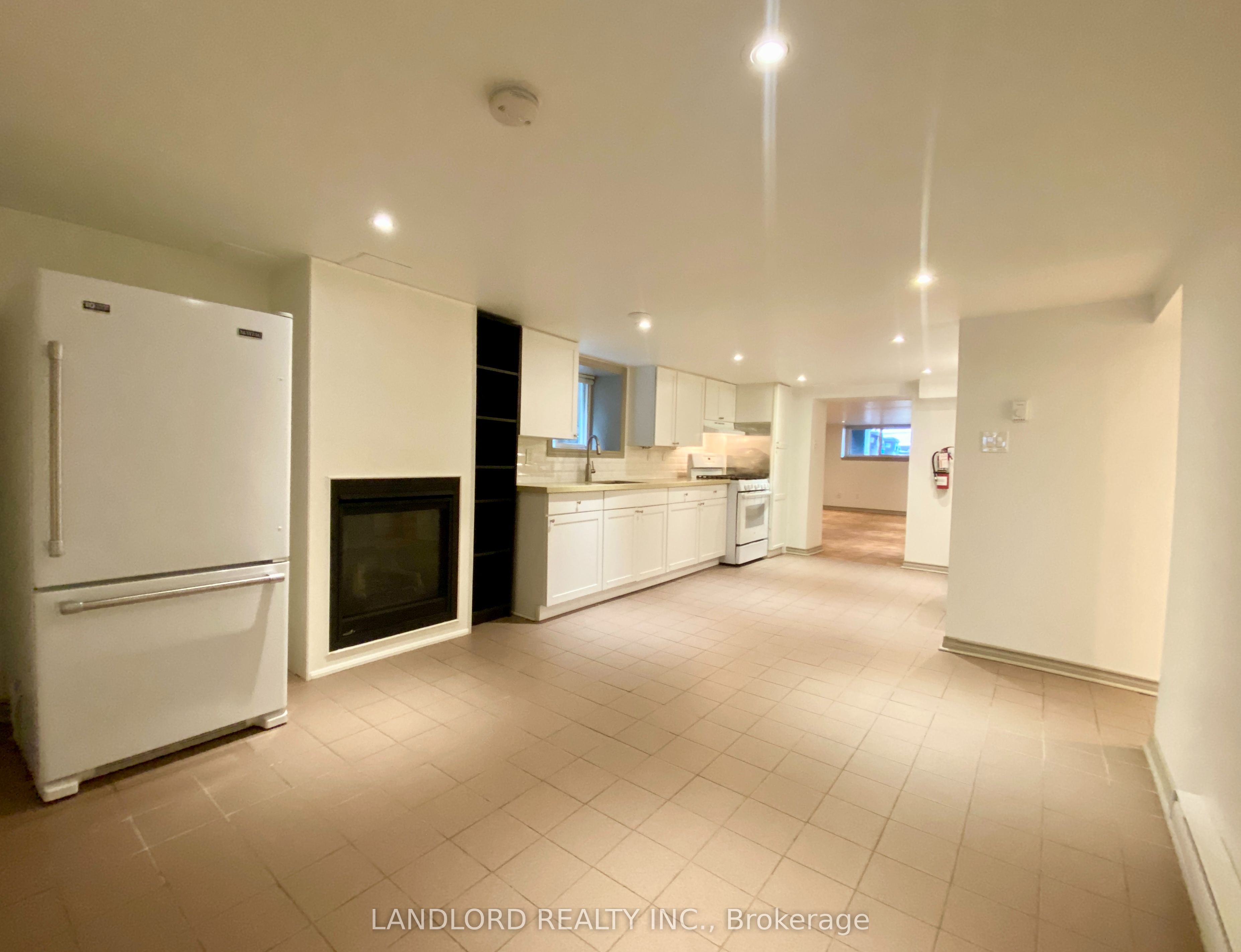 209 Madison Avenue 5, Toronto, ON M5R 2S6 photo 5