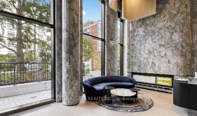 91 Montclair Avenue S 1605, Toronto, ON M5P 0B1 photo 2