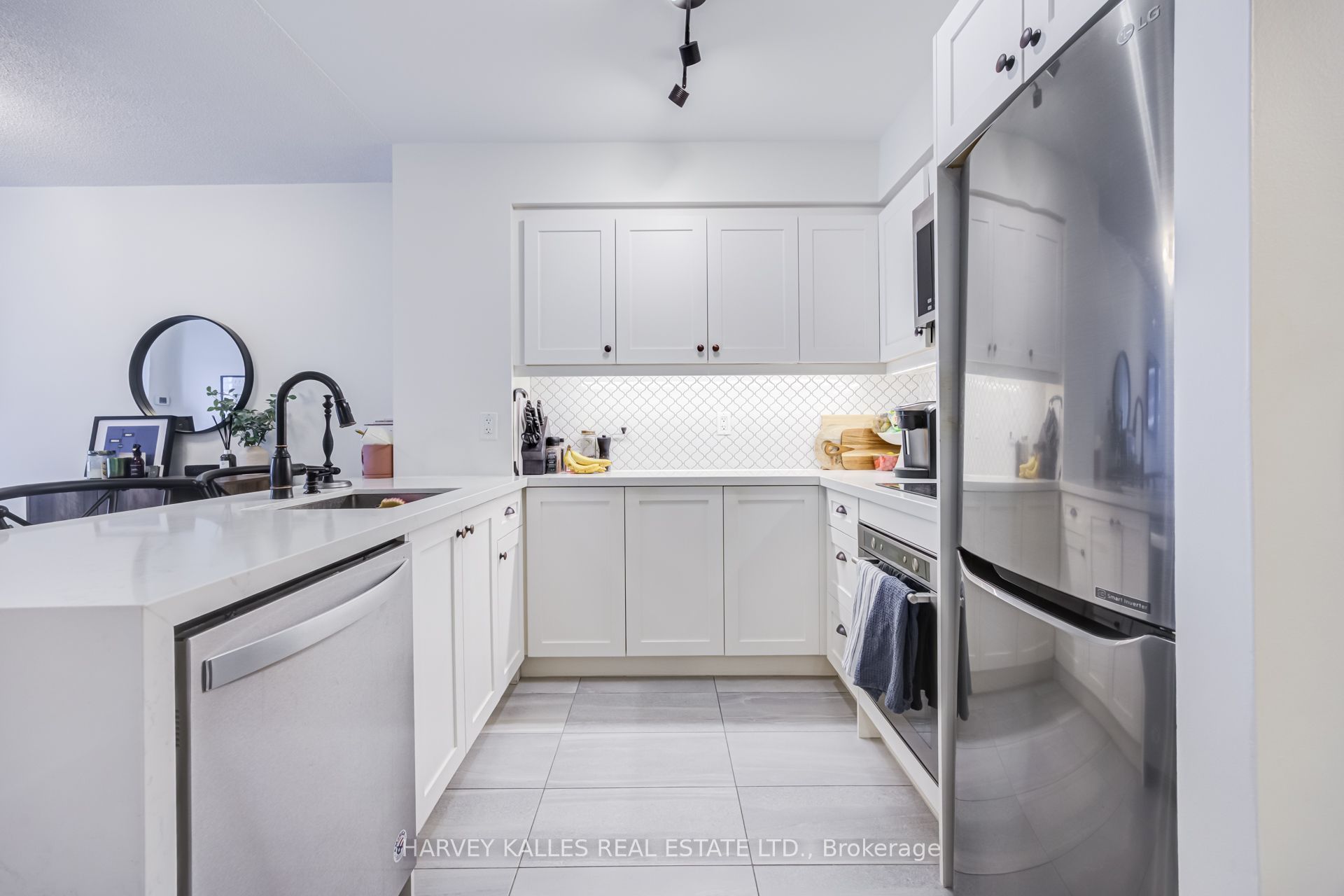 50 Lynn Williams Street 1801, Toronto, ON M6K 3R9 photo 3