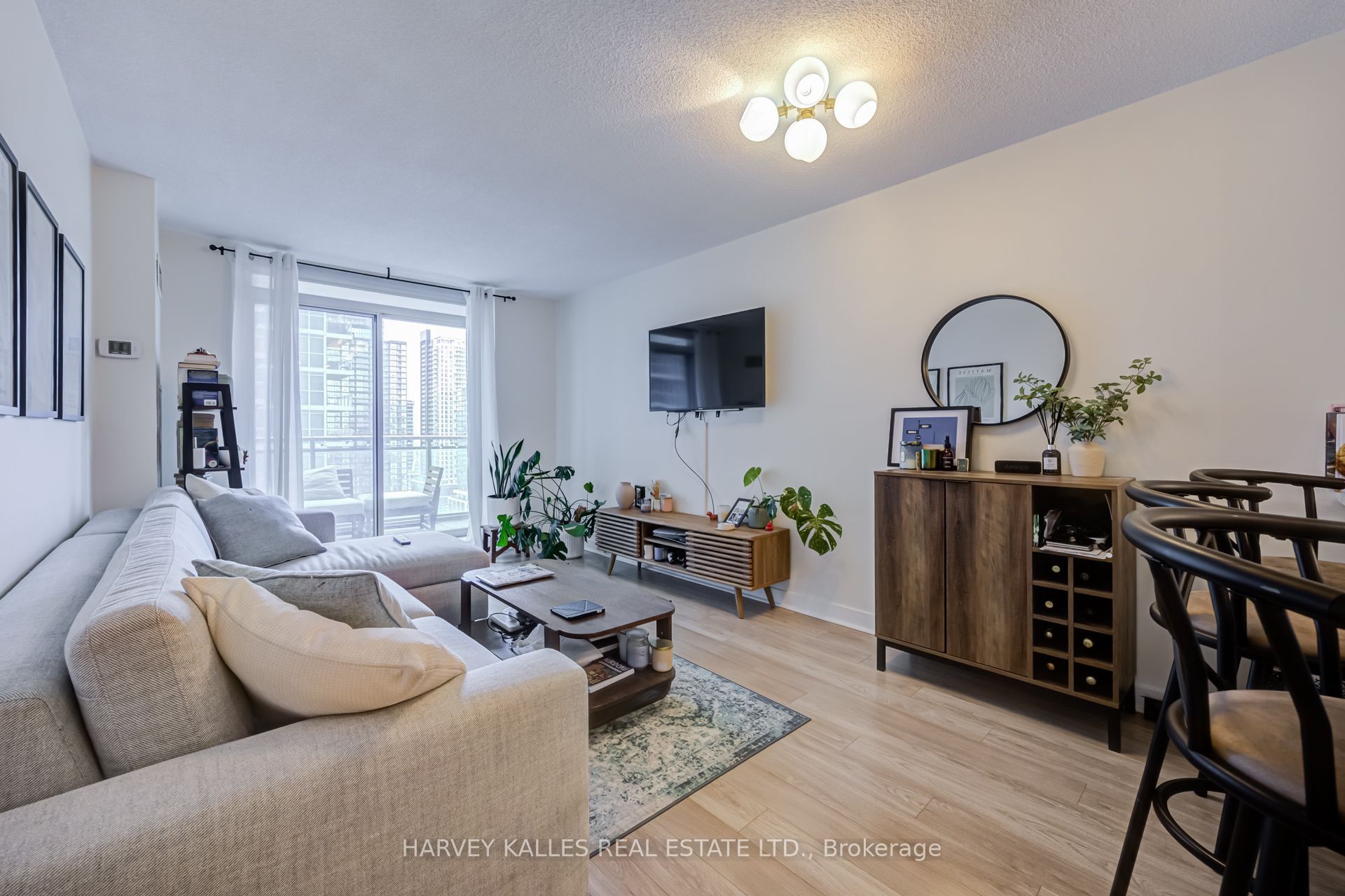 50 Lynn Williams Street 1801, Toronto, ON M6K 3R9 photo 5