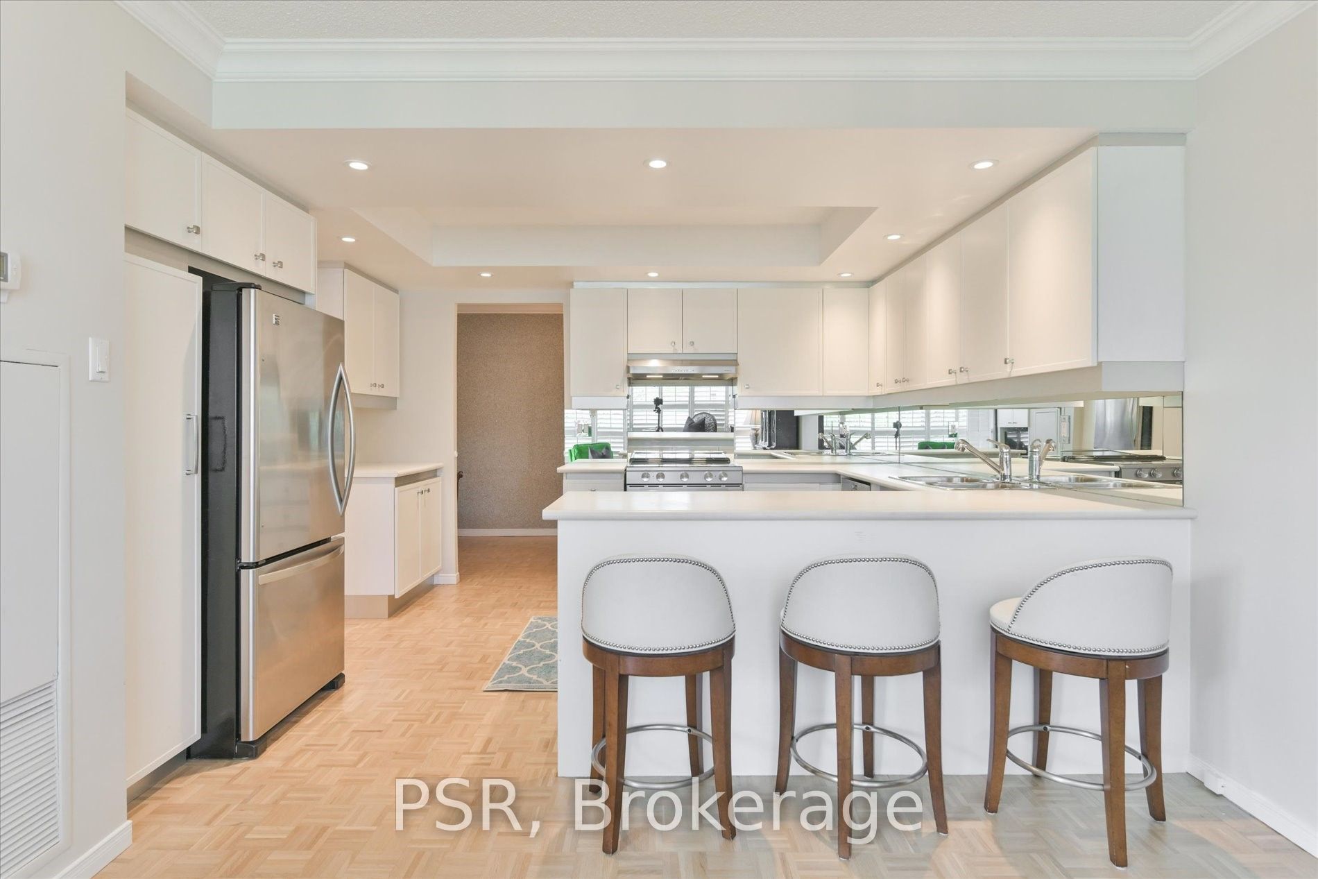 19 Lower Village Gate 602, Toronto, ON M5P 3L9 photo 5