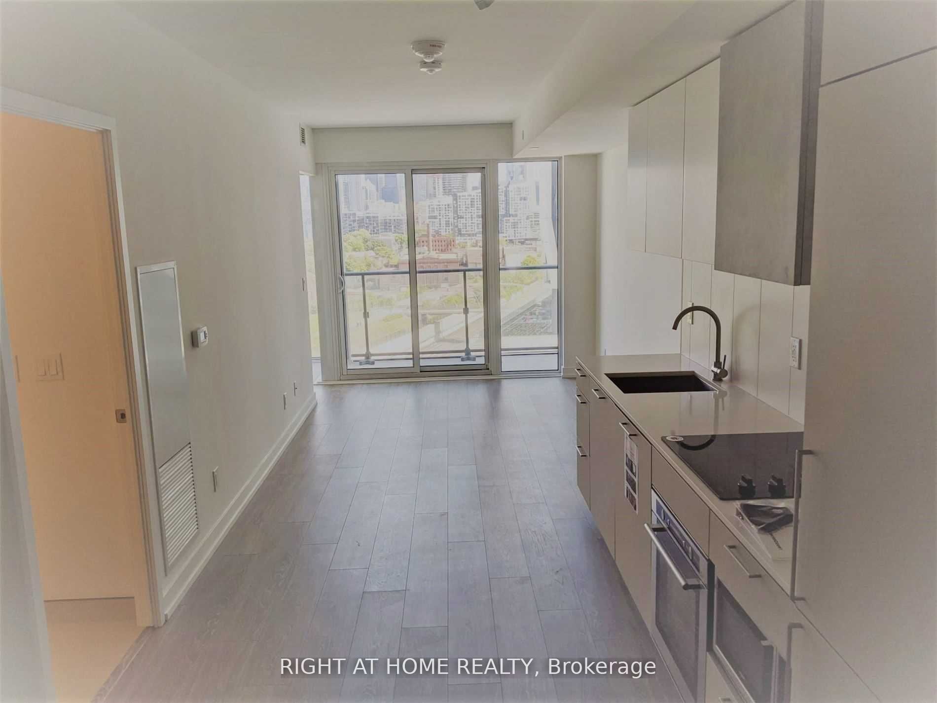 19 Western Battery Road 1021, Toronto, ON M6K 3S4 photo 2
