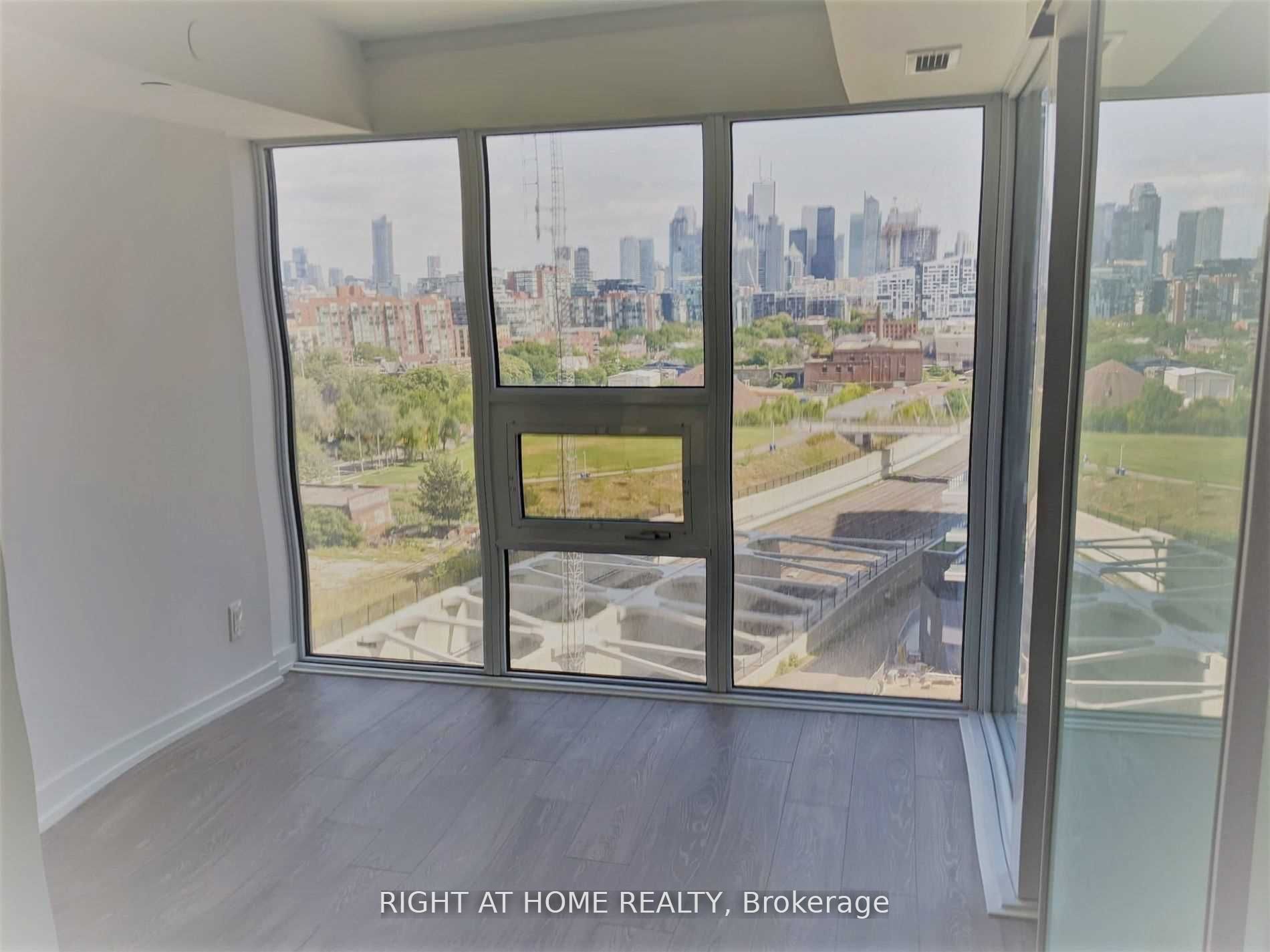 19 Western Battery Road 1021, Toronto, ON M6K 3S4 photo 4