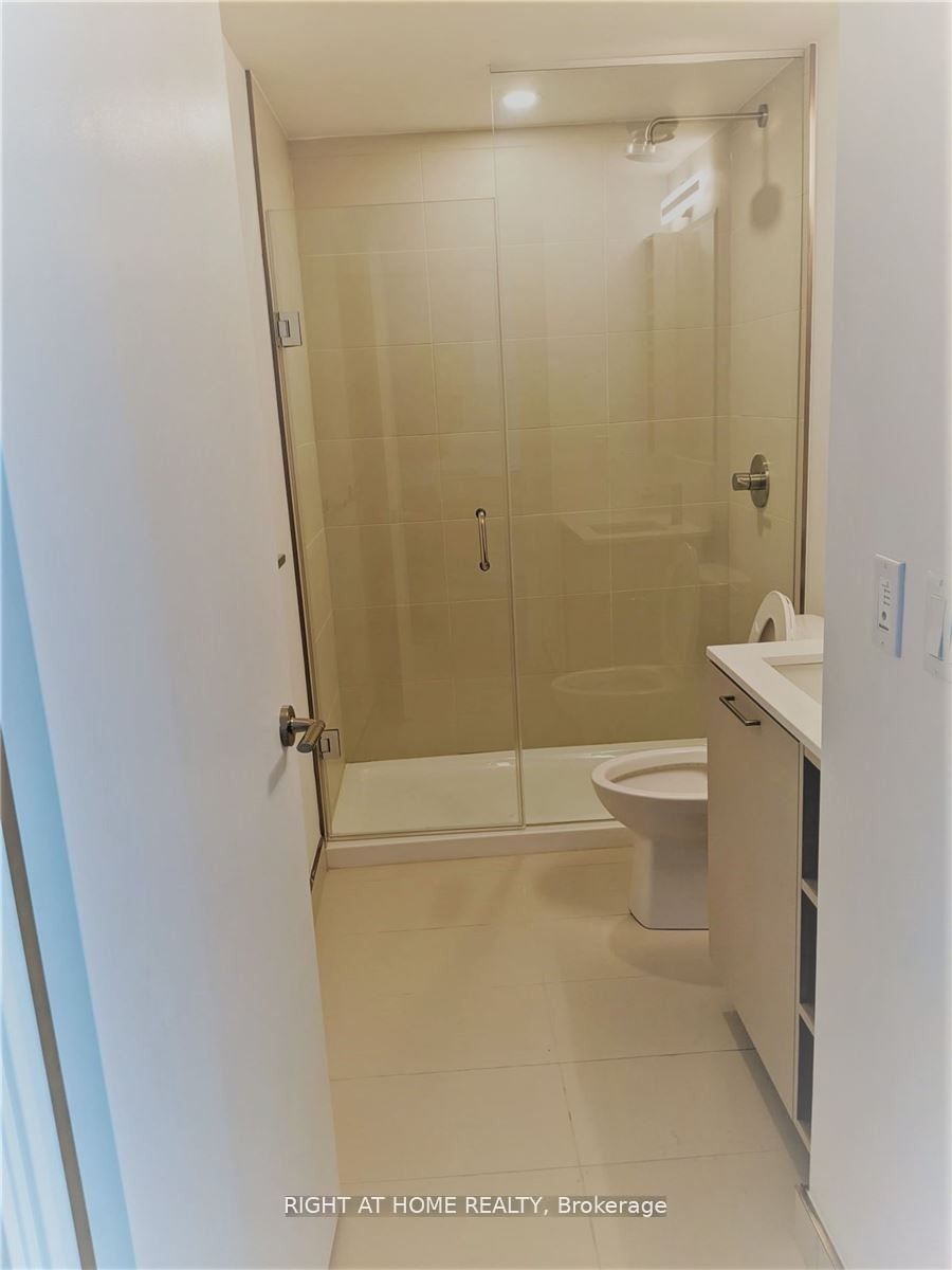 19 Western Battery Road 1021, Toronto, ON M6K 3S4 photo 5