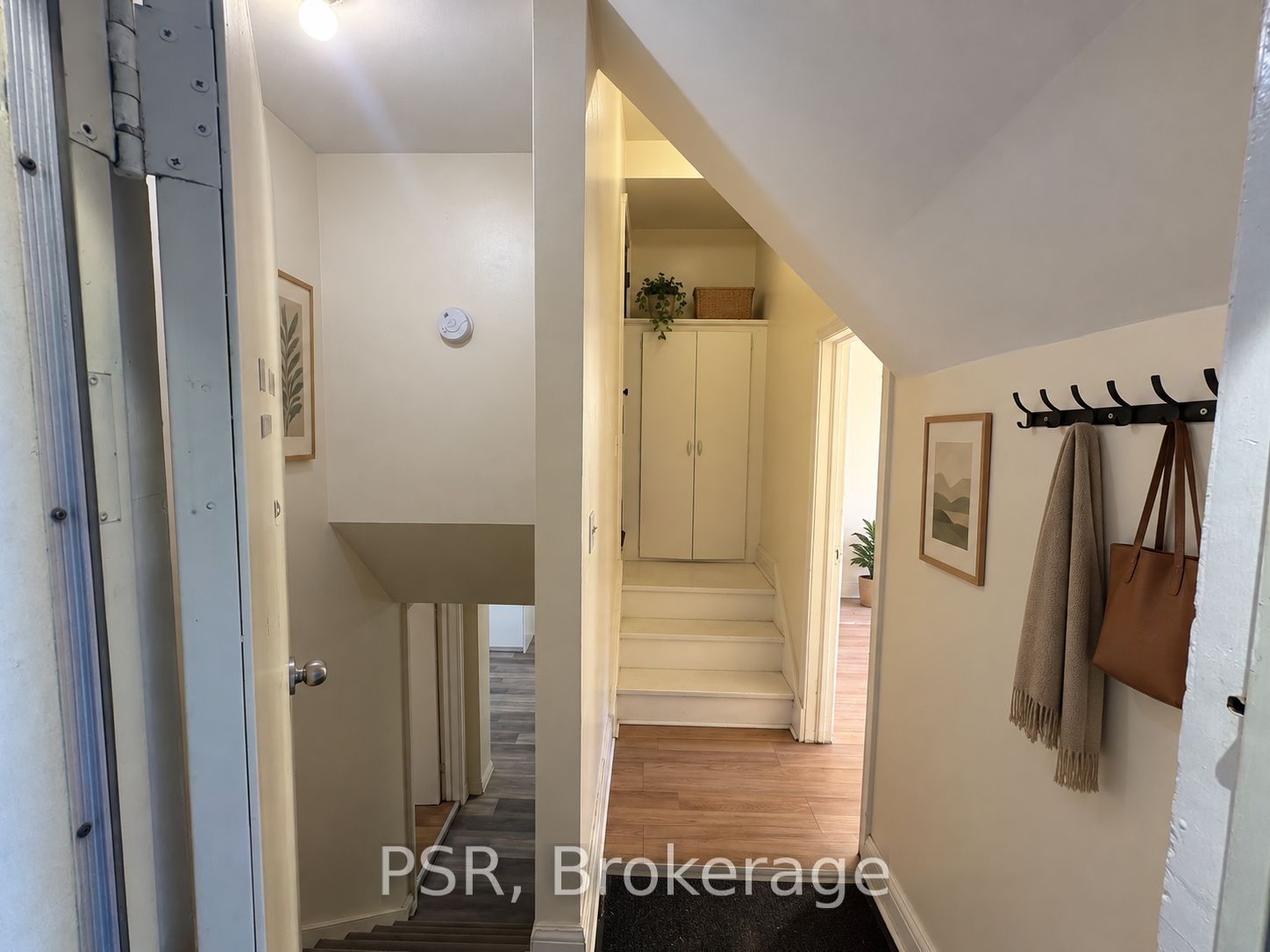 168 Vaughan Road 3 Lower, Toronto, ON M6C 2M4 photo 3