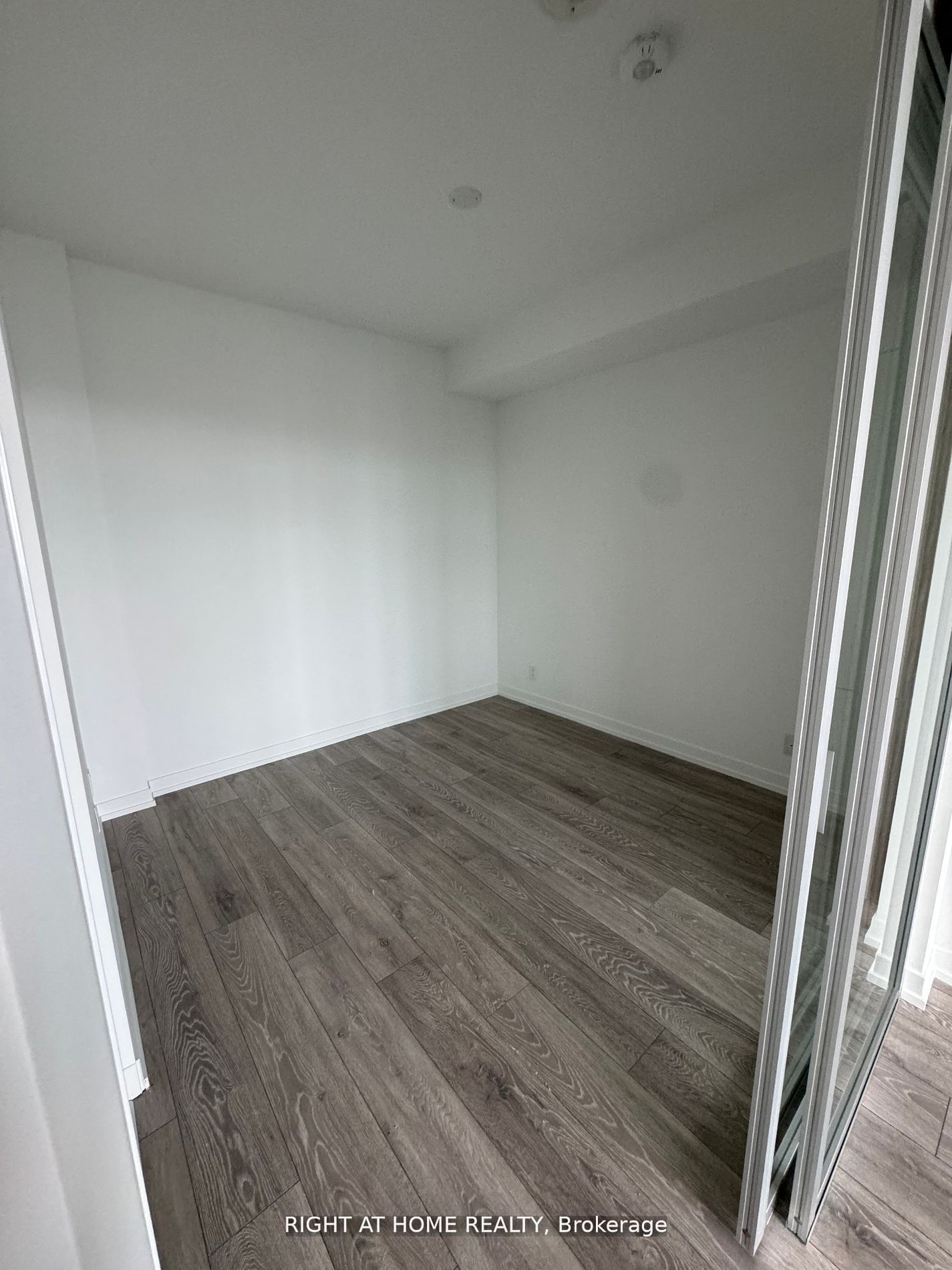 2020 Bathurst Street 1512, Toronto, ON M5P 0A6 photo 4