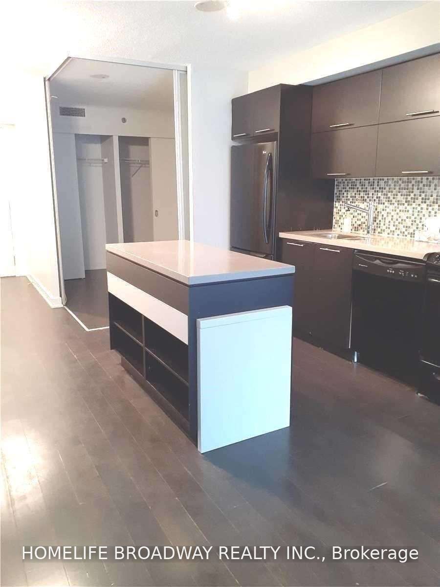 21 Nelson Street 513, Toronto, ON M5V 1T8 photo 2