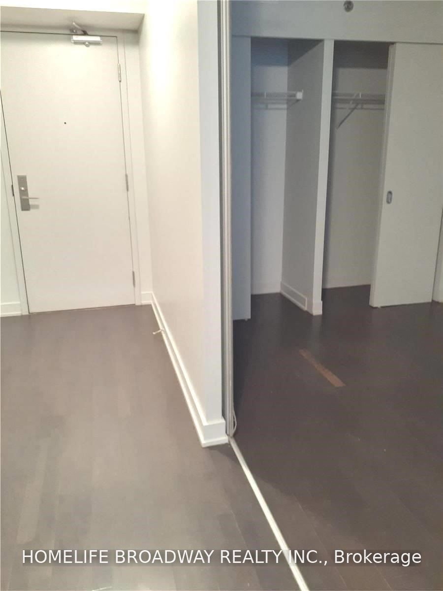 21 Nelson Street 513, Toronto, ON M5V 1T8 photo 3