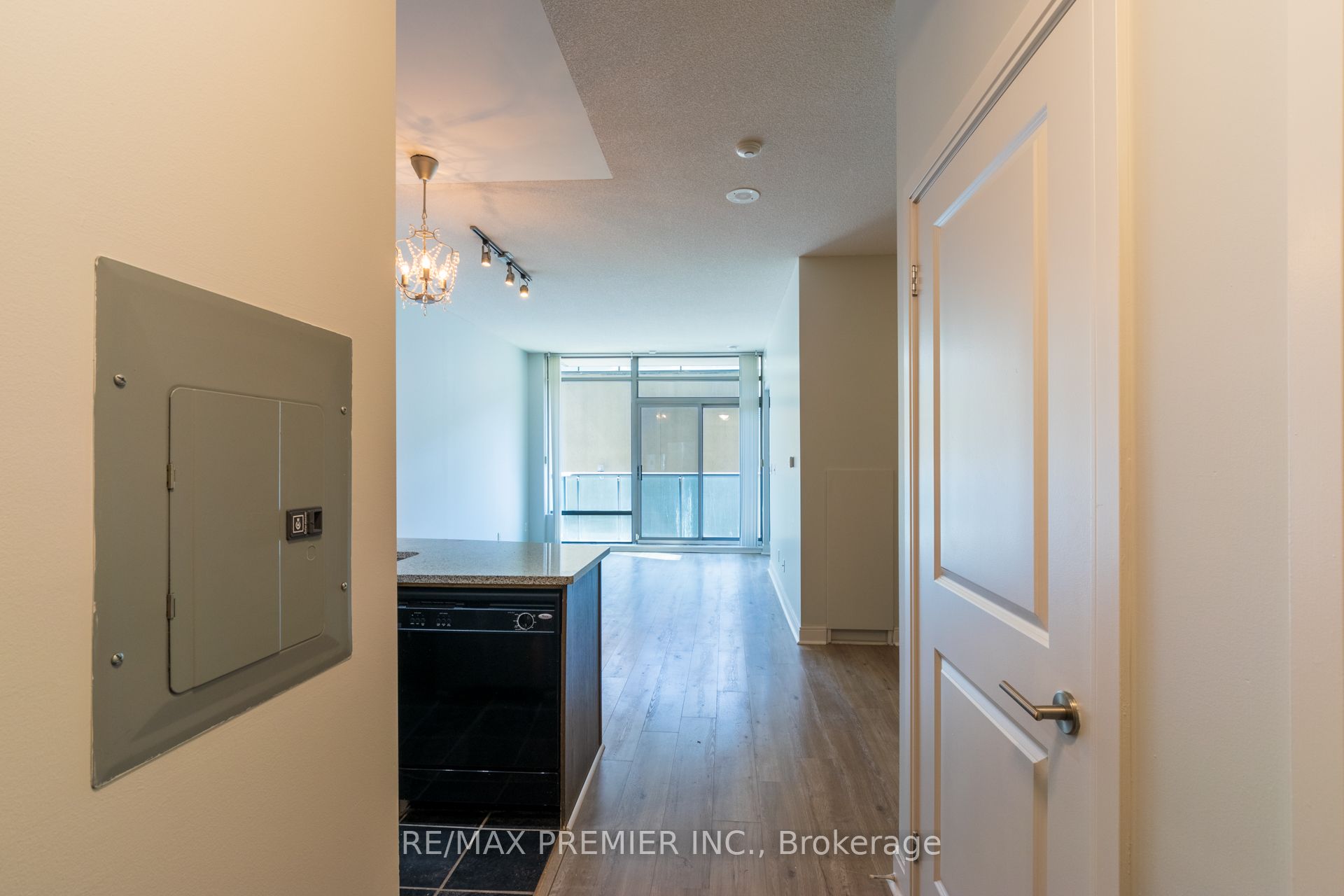 21 Scollard Street 205, Toronto, ON M5R 1G1 photo 2
