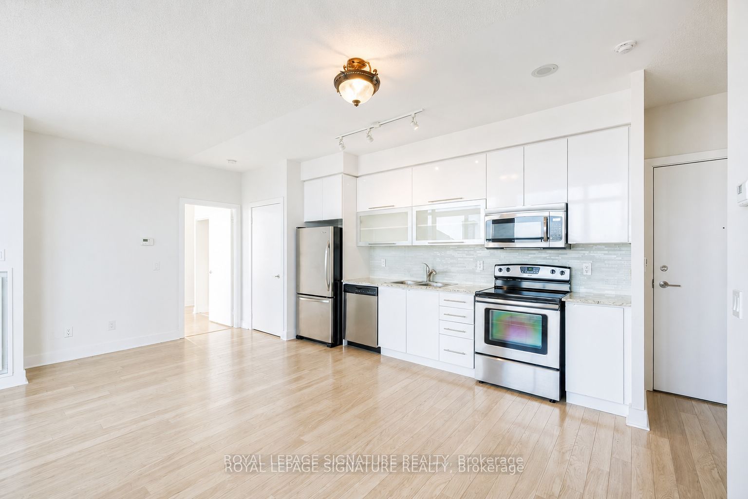 90 Stadium Road 903, Toronto, ON M5V 3W5